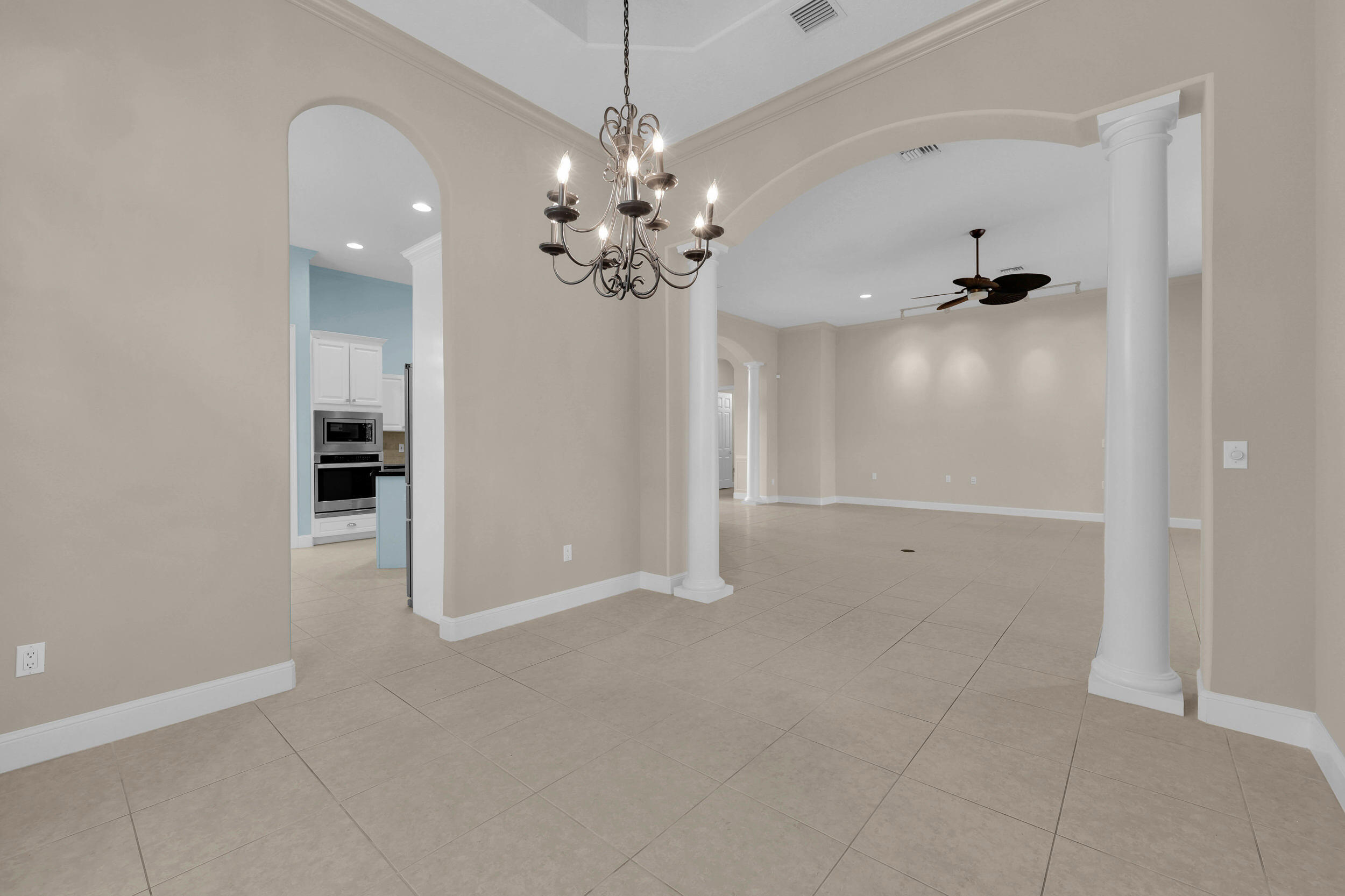 1417 W Island Club Square Property Photo 11