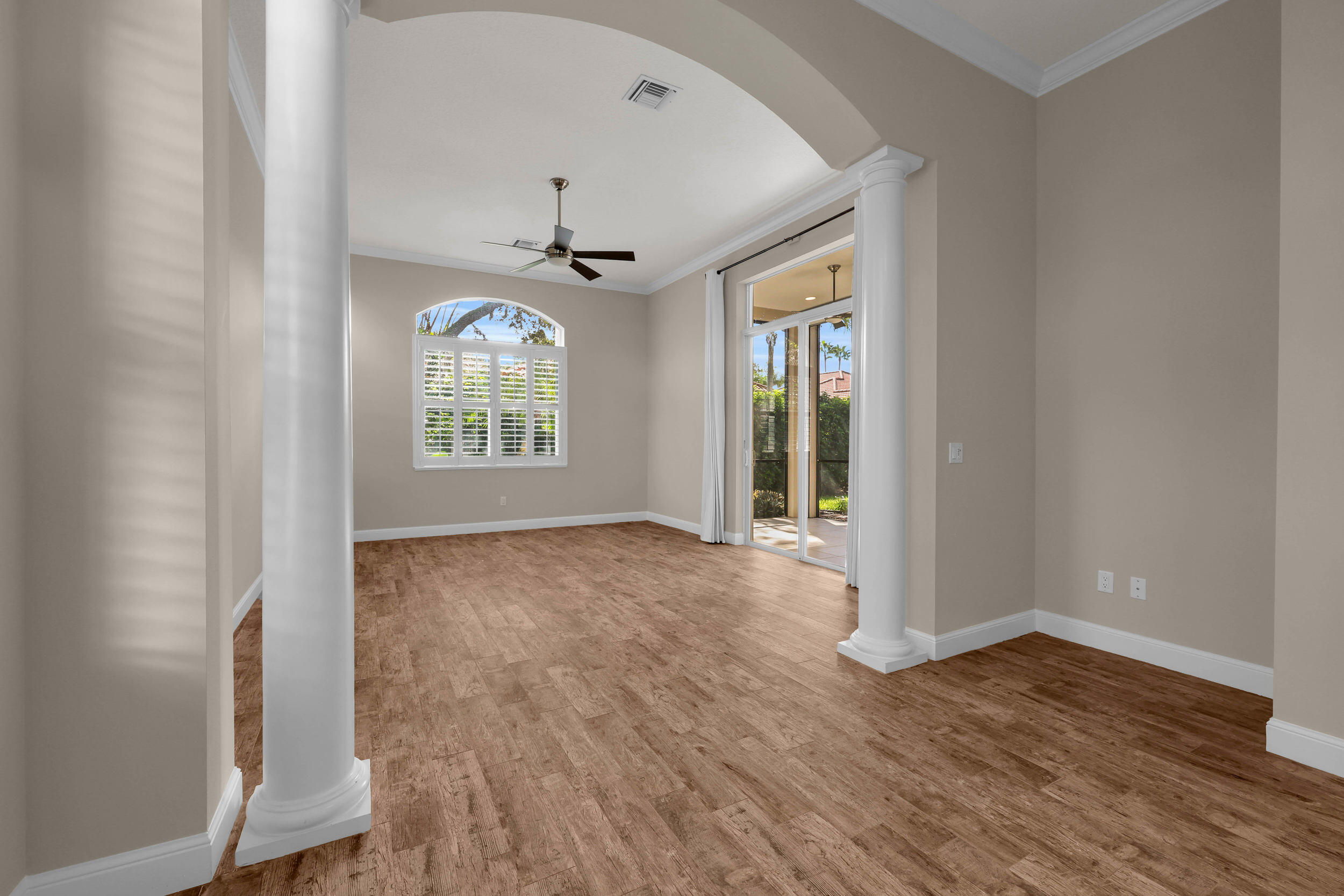 1417 W Island Club Square Property Photo 14
