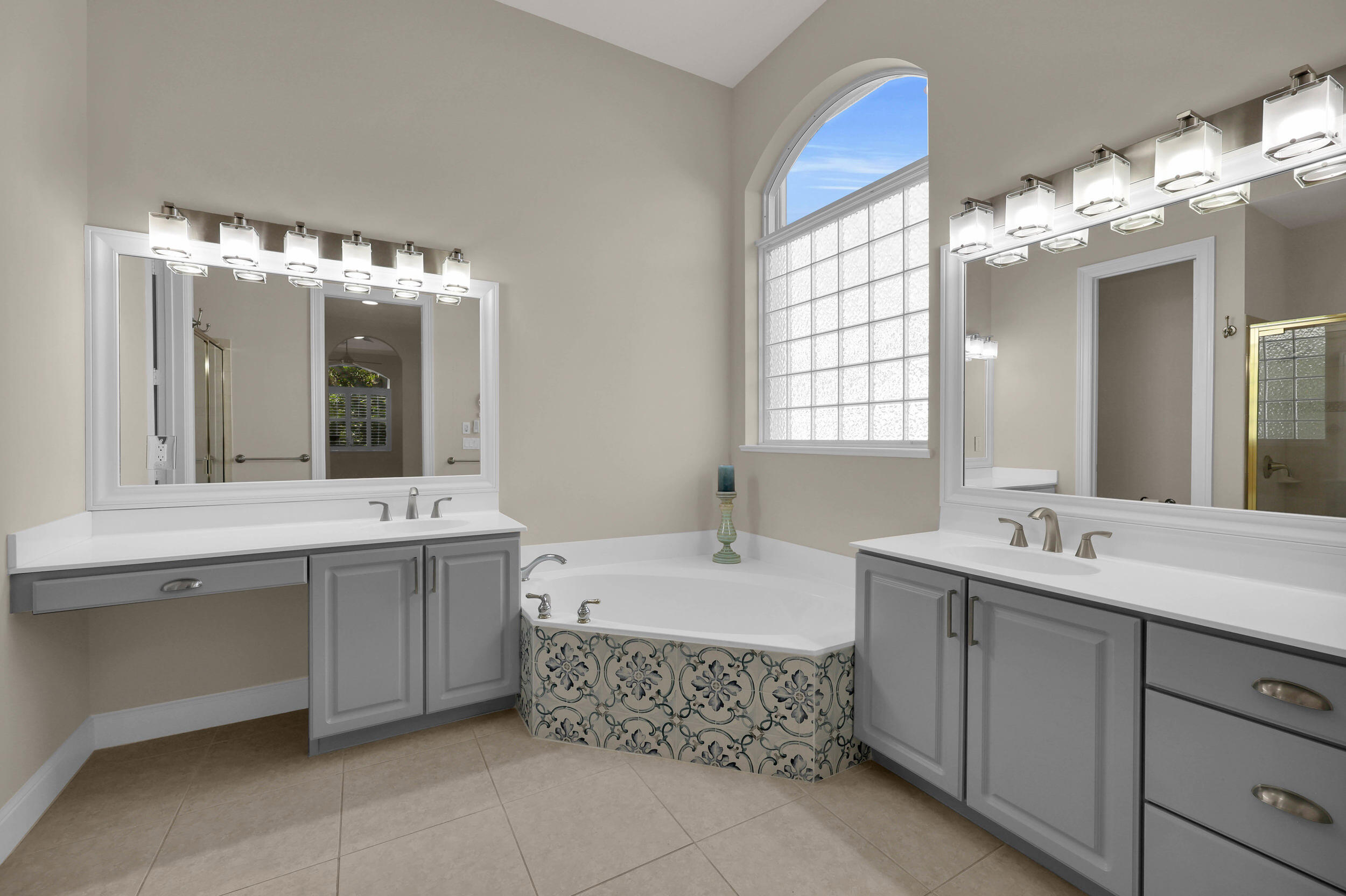 1417 W Island Club Square Property Photo 15