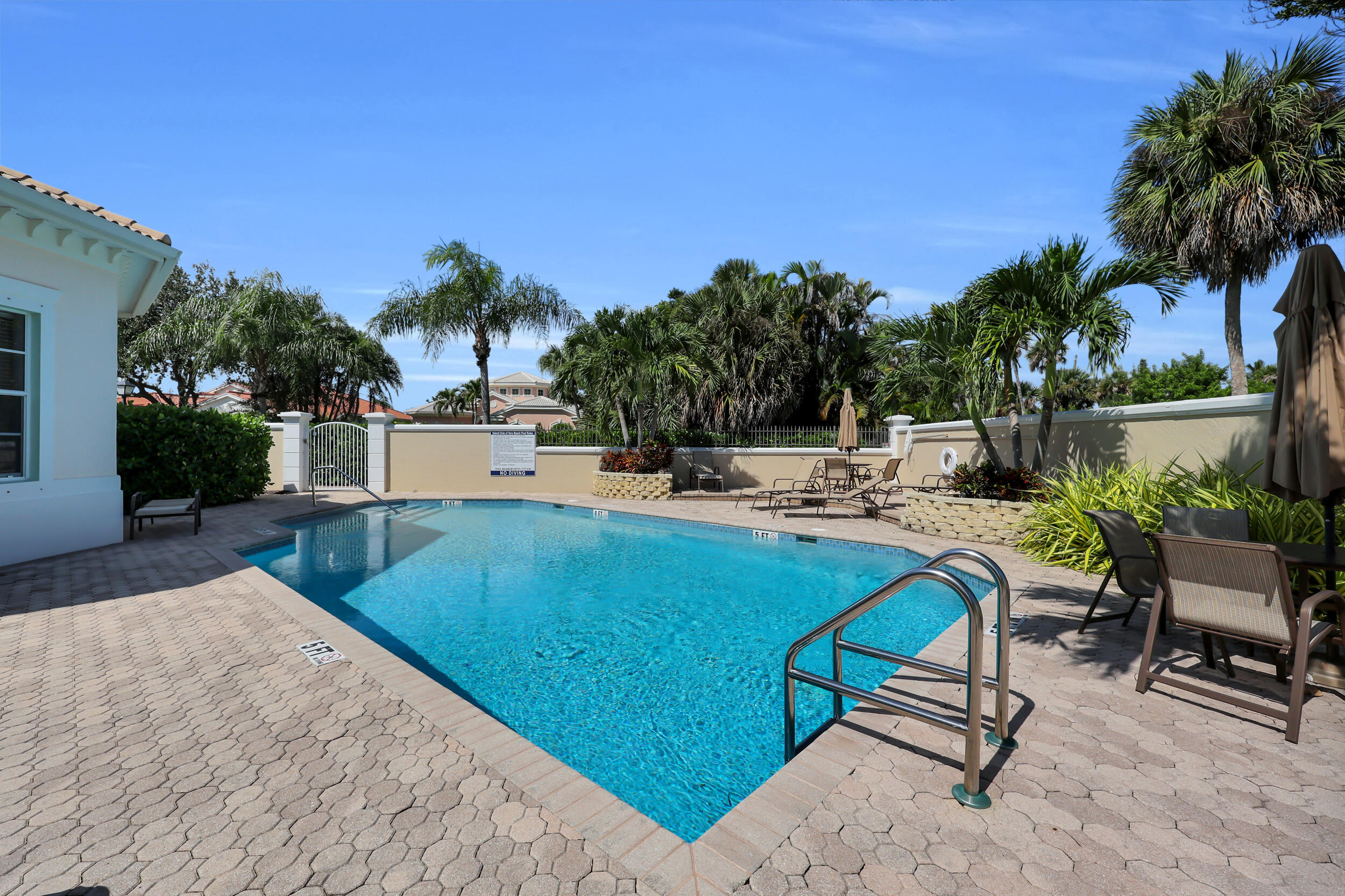 1417 W Island Club Square Property Photo 31