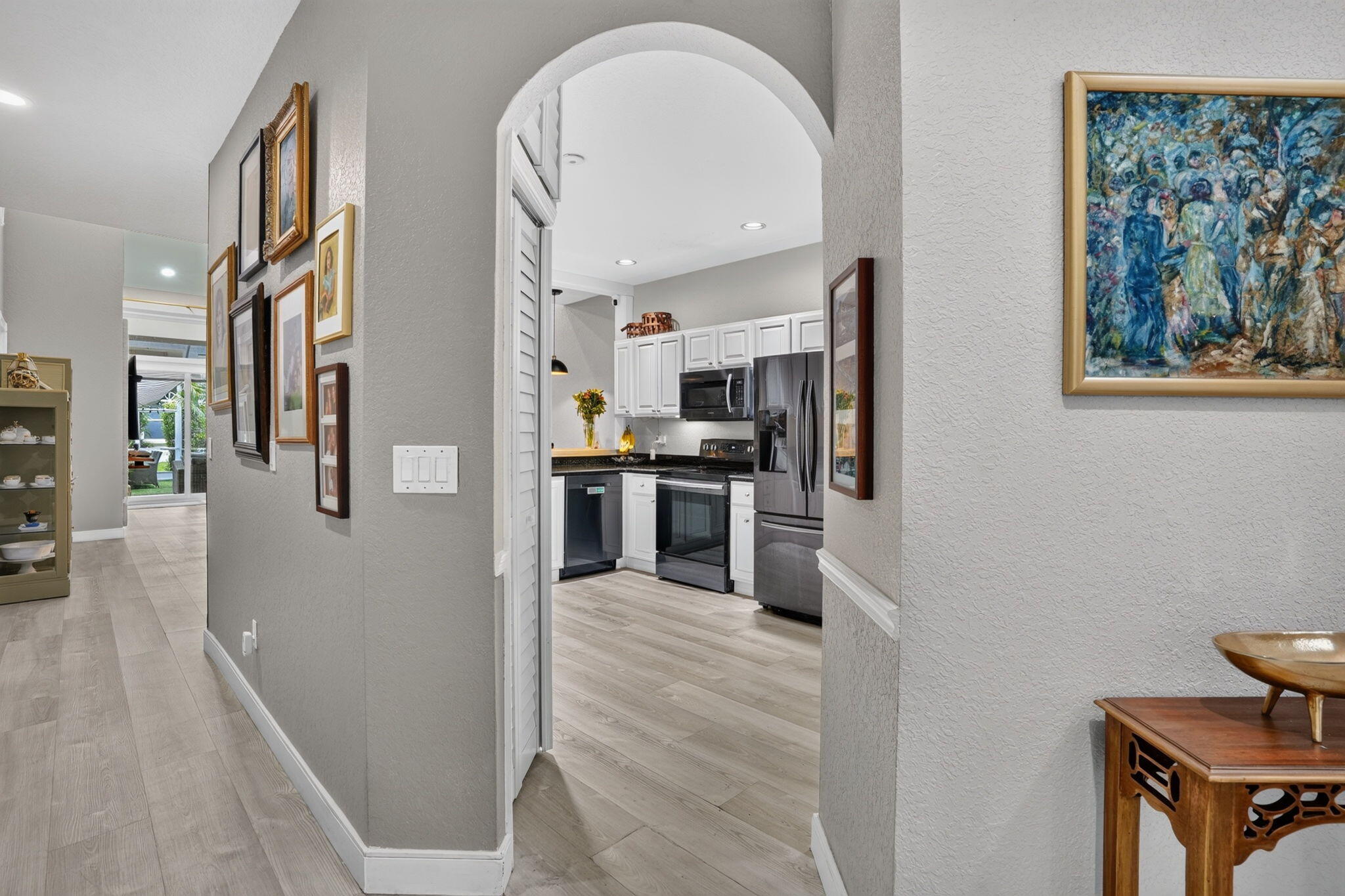 457 W Palm Aire Drive Property Photo 15