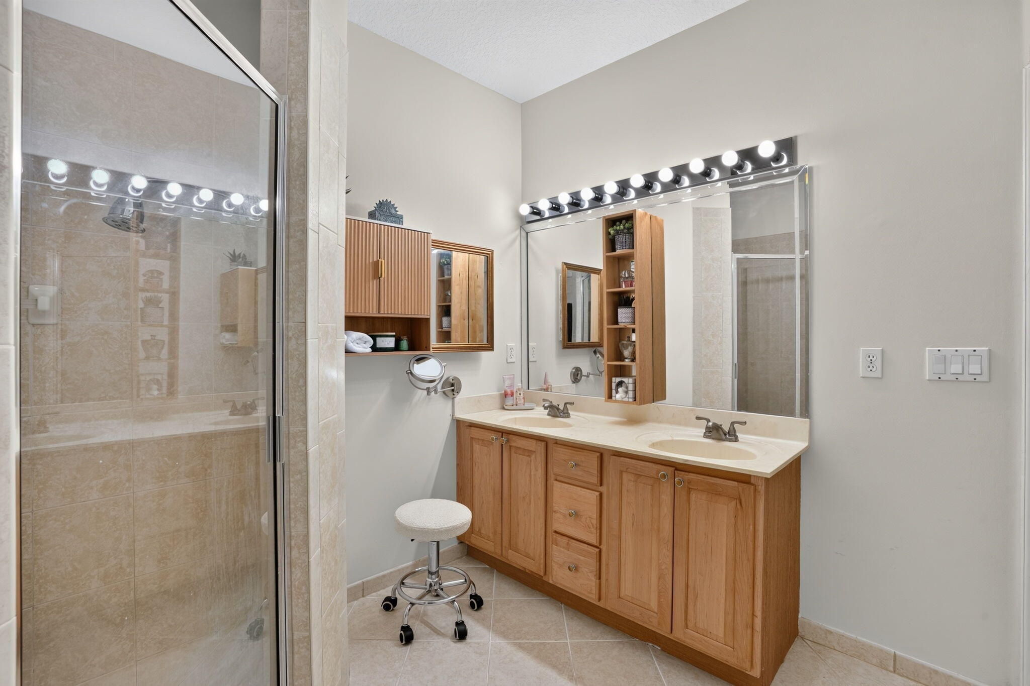 457 W Palm Aire Drive Property Photo 28