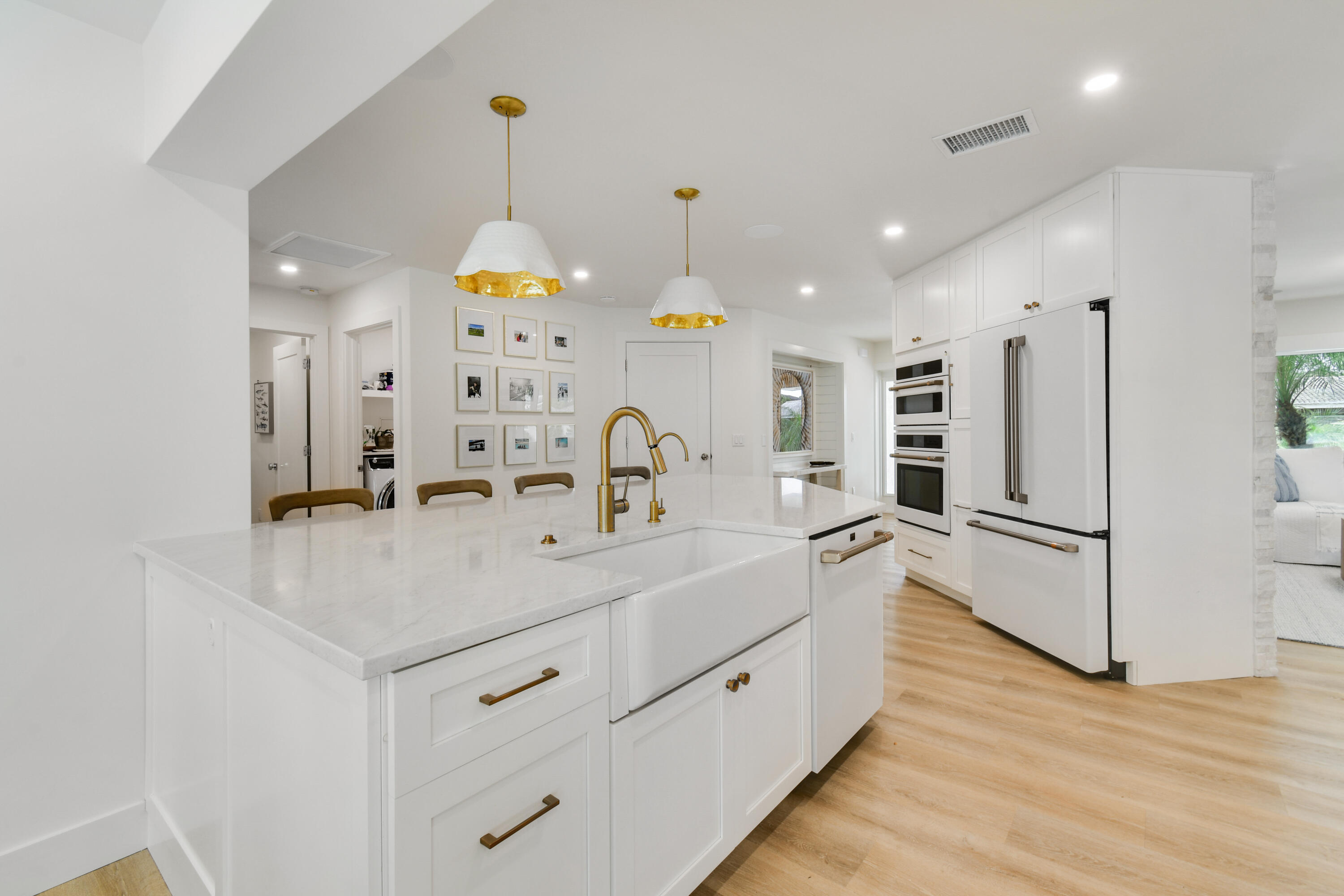 1091 Singer Drive Property Photo 8