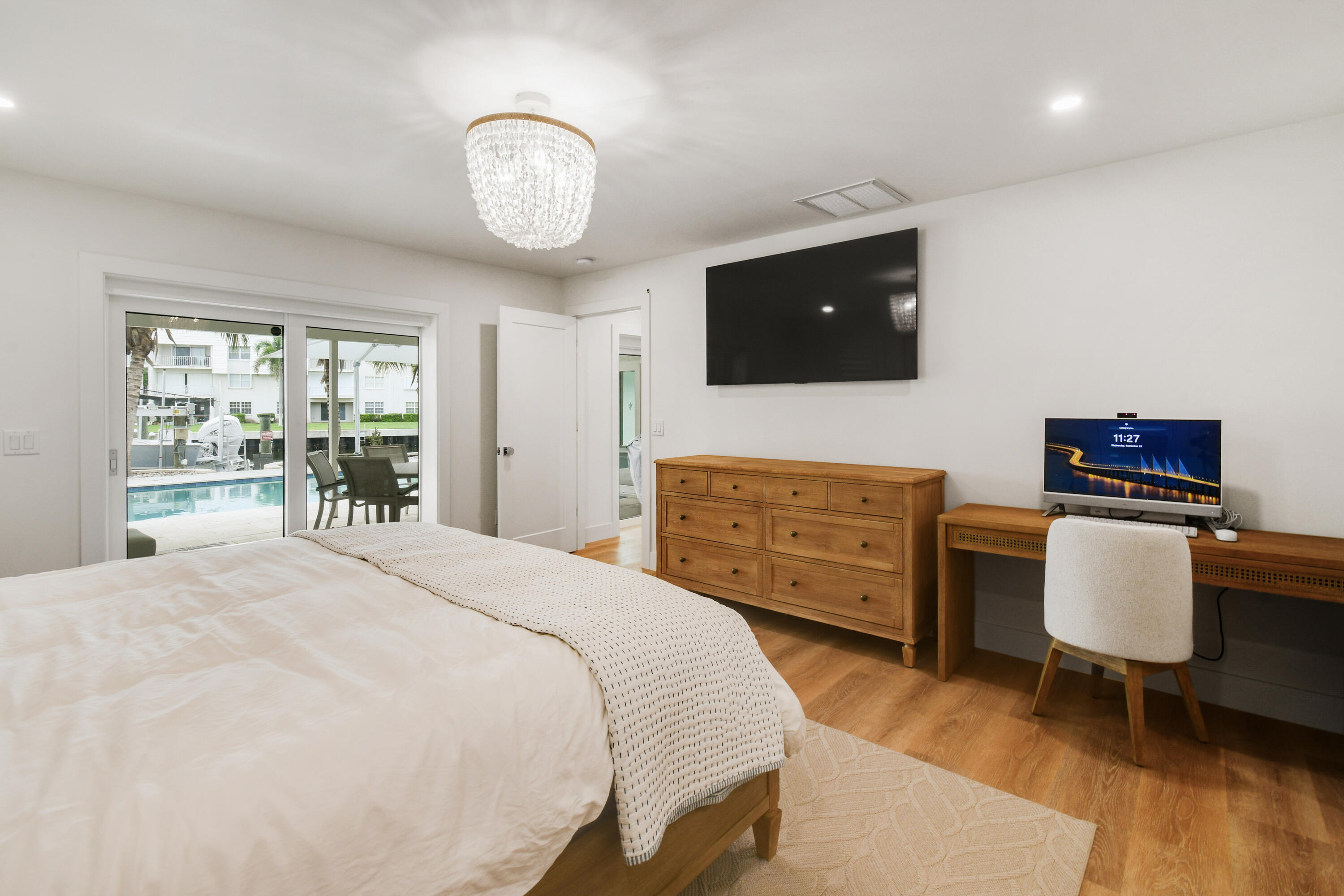 1091 Singer Drive Property Photo 19