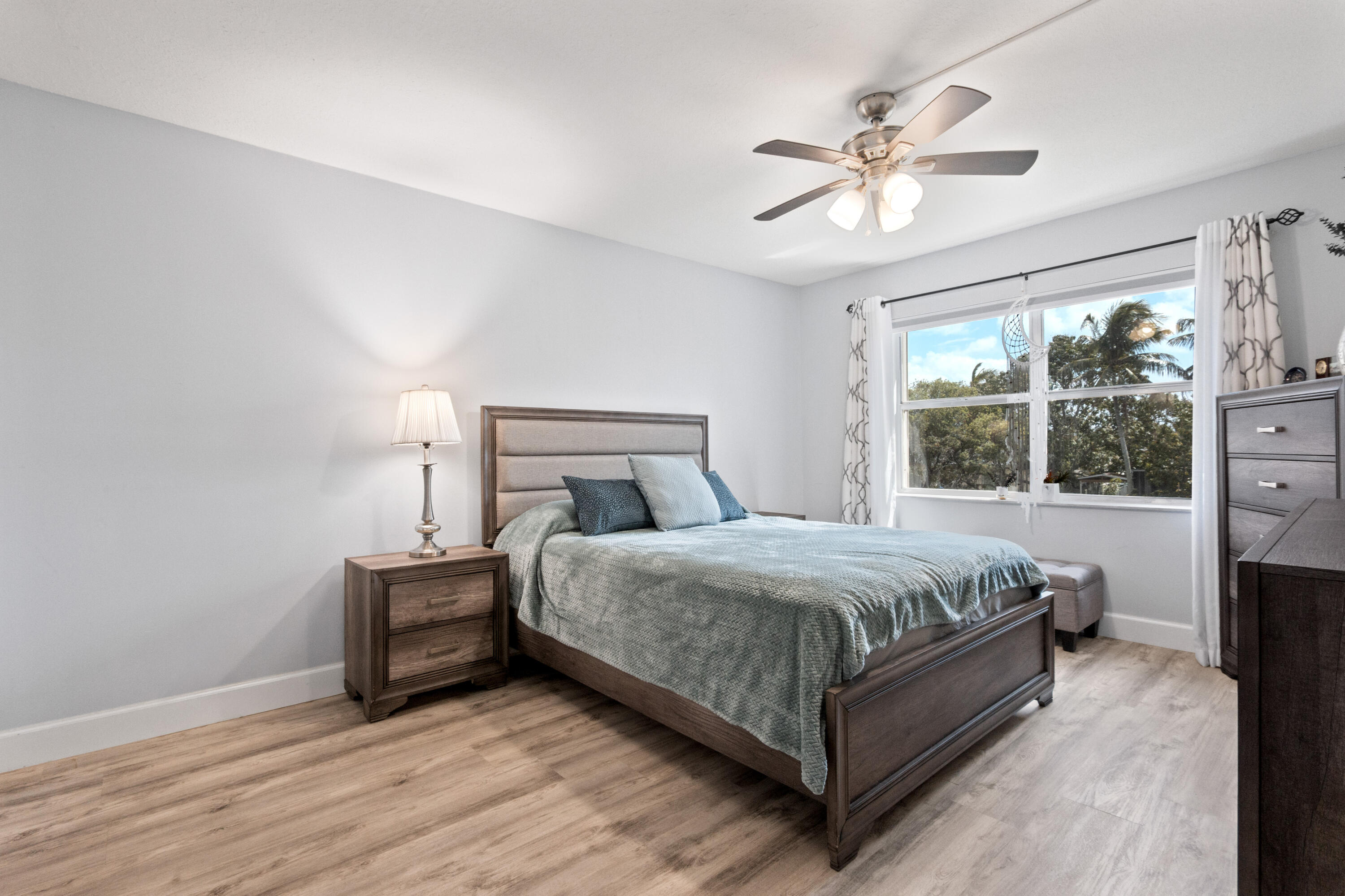 9350 Sunrise Lakes Boulevard 205 Property Photo 14