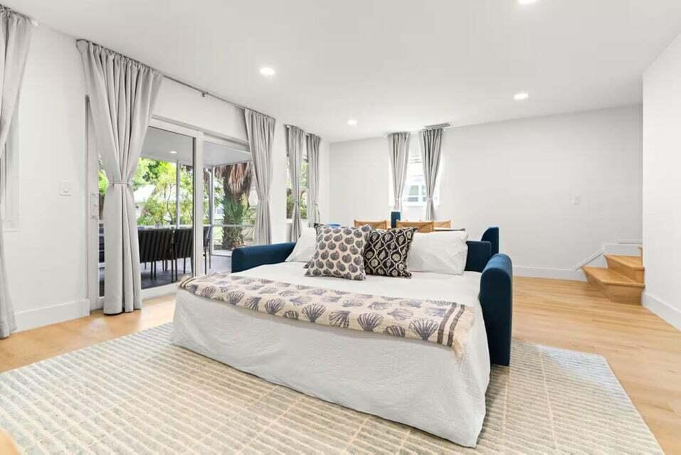 1218 Surf Road Property Photo 11