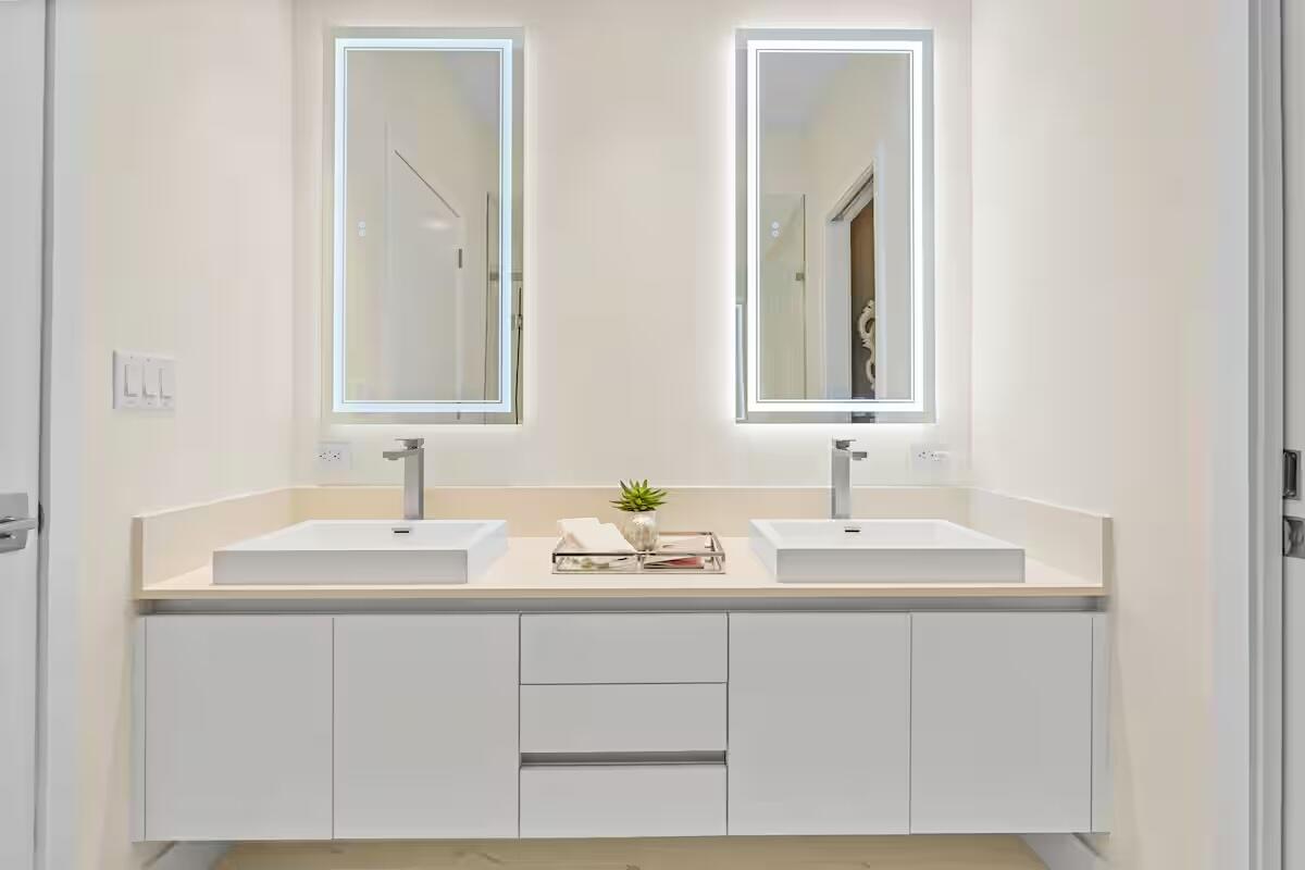 3100 N Ocean Drive H1707 Property Photo 20