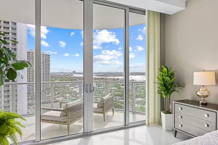 3100 N Ocean Drive H1707 Property Photo 27