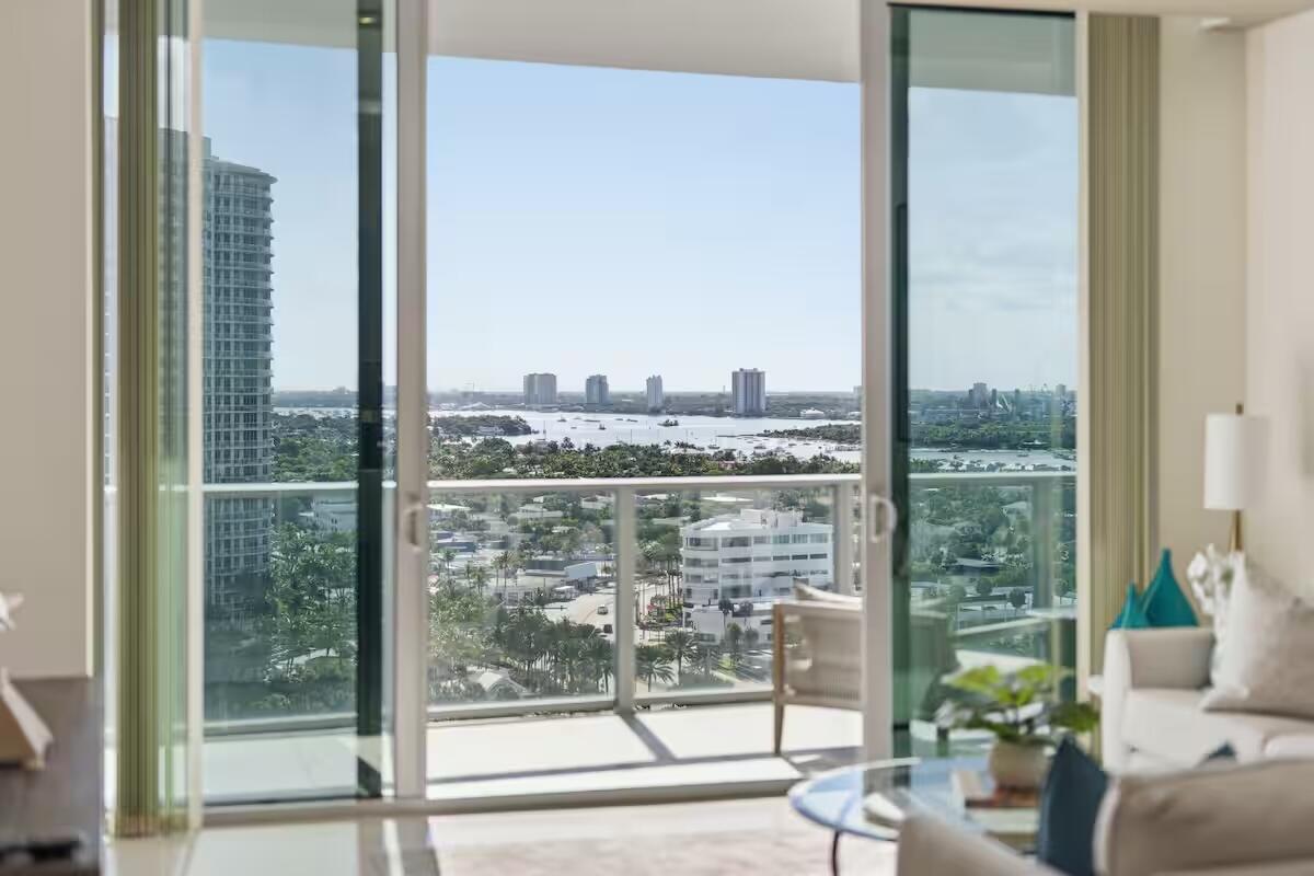 3100 N Ocean Drive H1707 Property Photo 29