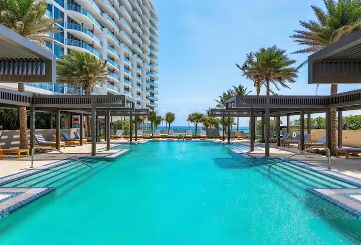 3100 N Ocean Drive H1707 Property Photo 38