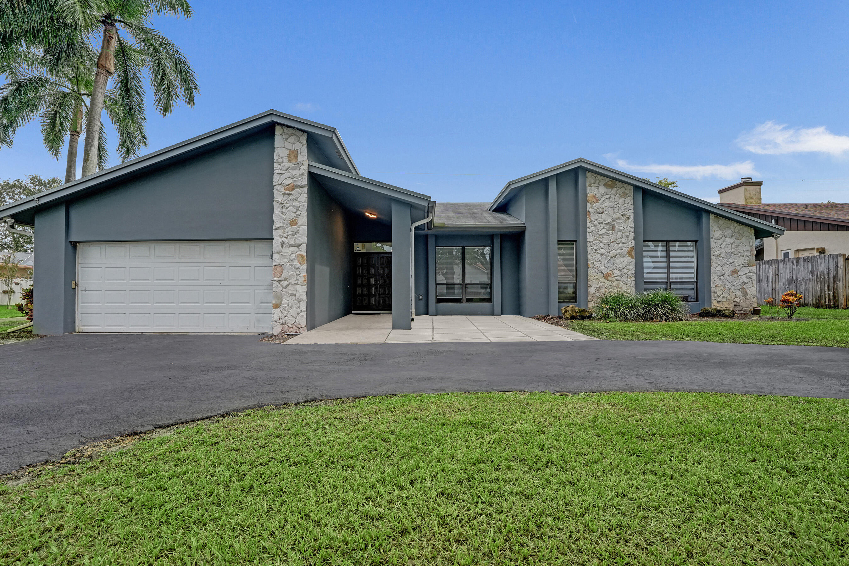 11700 S Island Road Property Photo 1