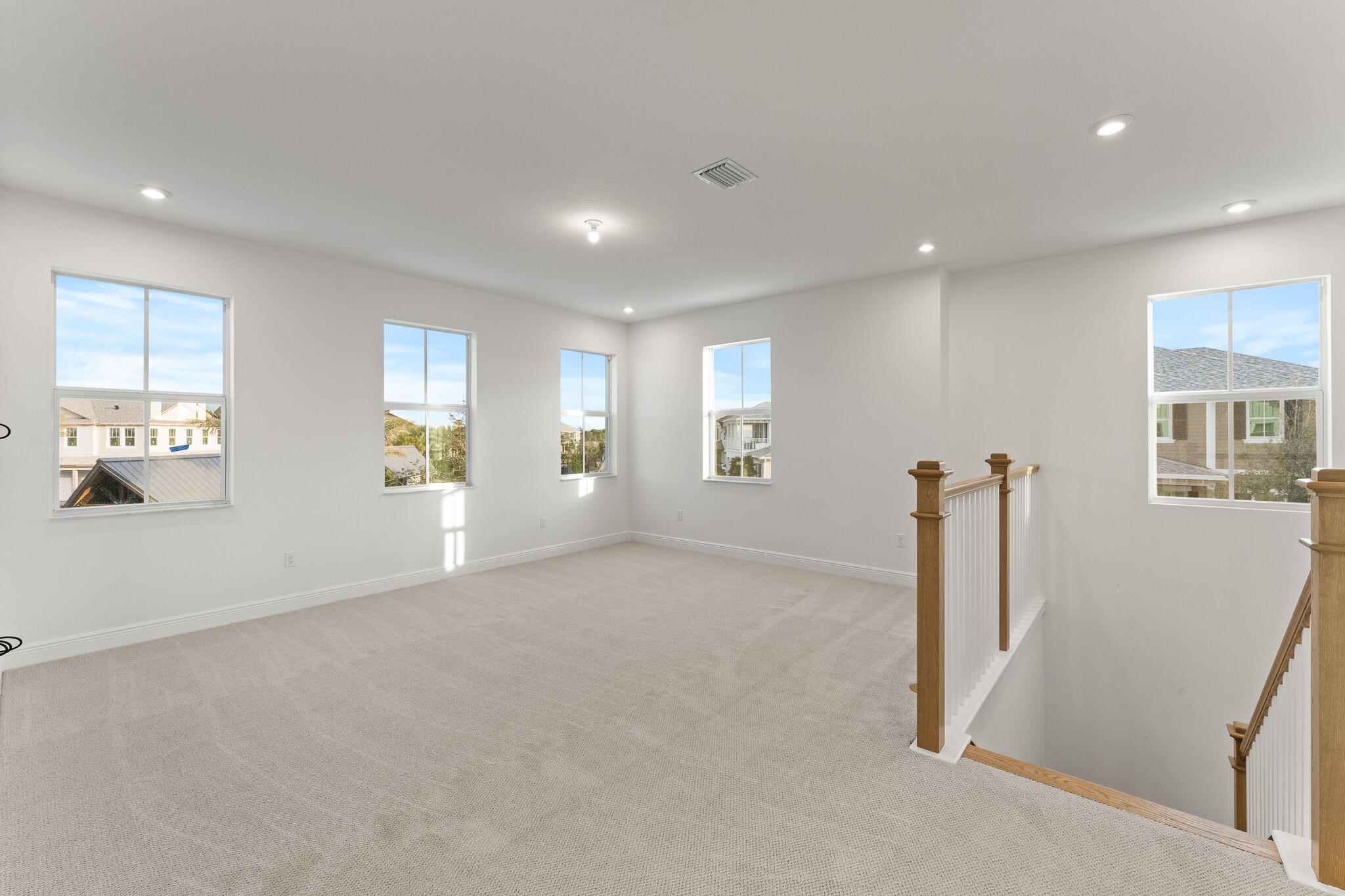 10590 Sw Pioneer Parkway Property Photo 5