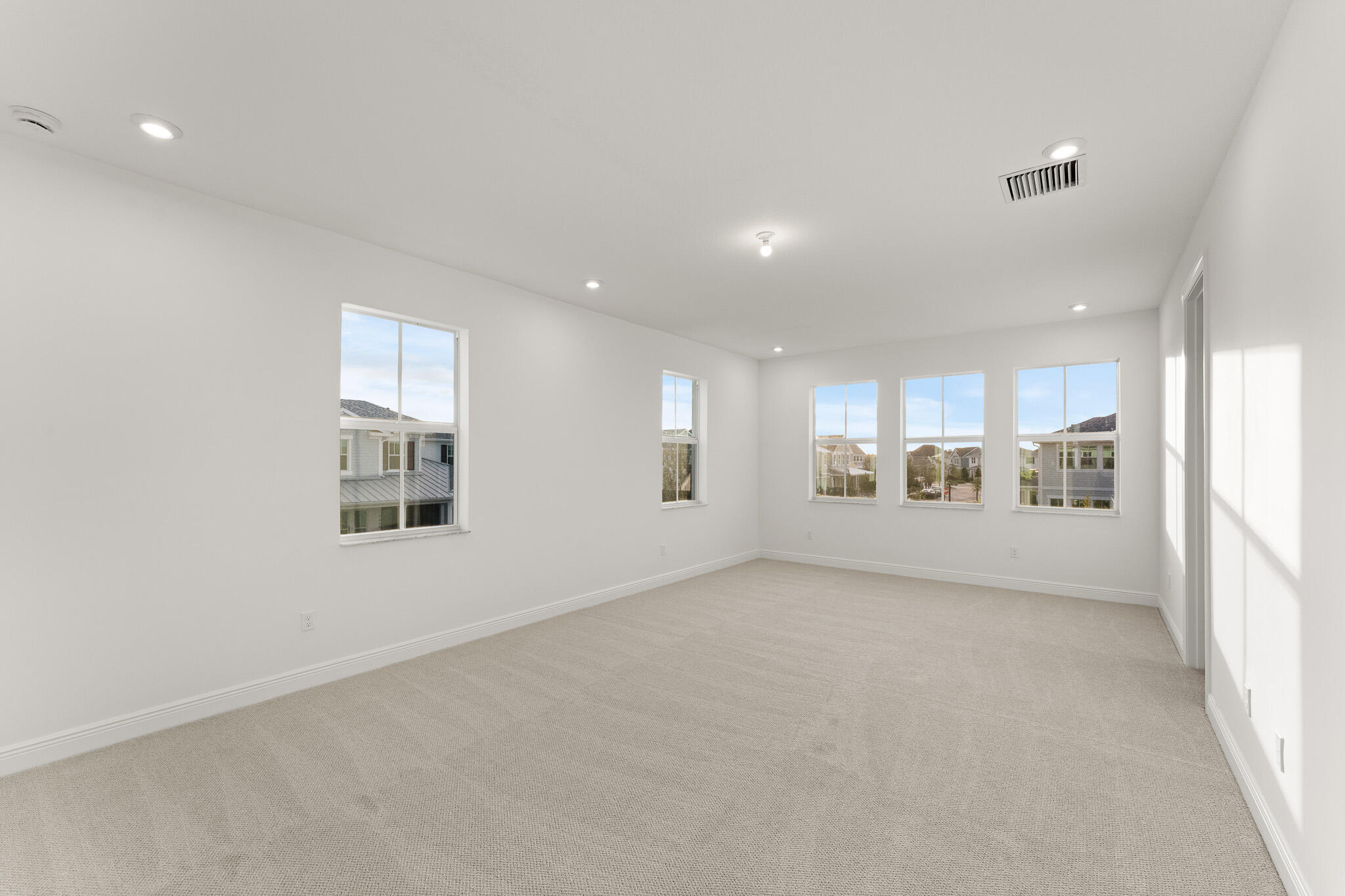 10590 Sw Pioneer Parkway Property Photo 6