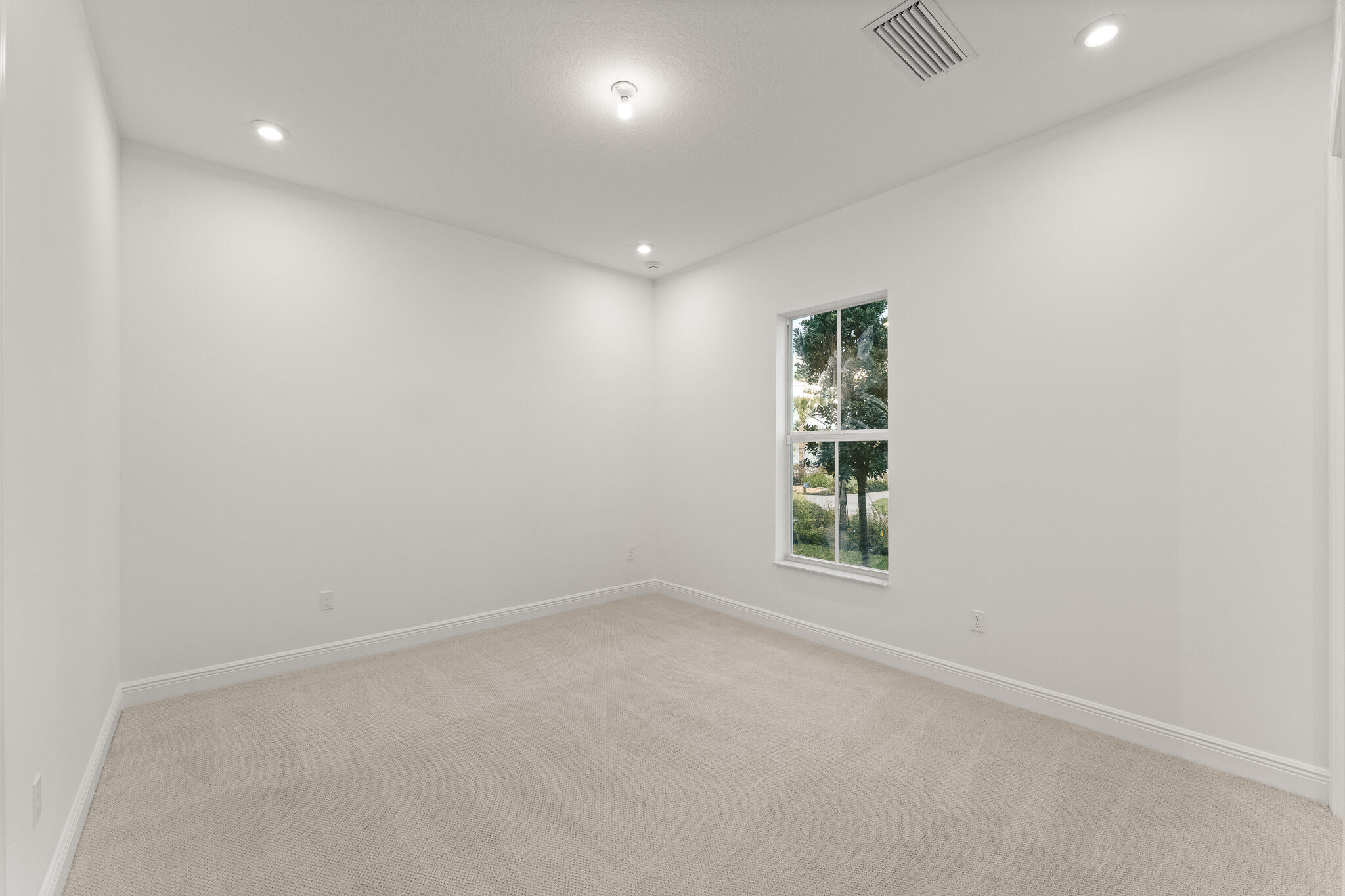 10590 Sw Pioneer Parkway Property Photo 12