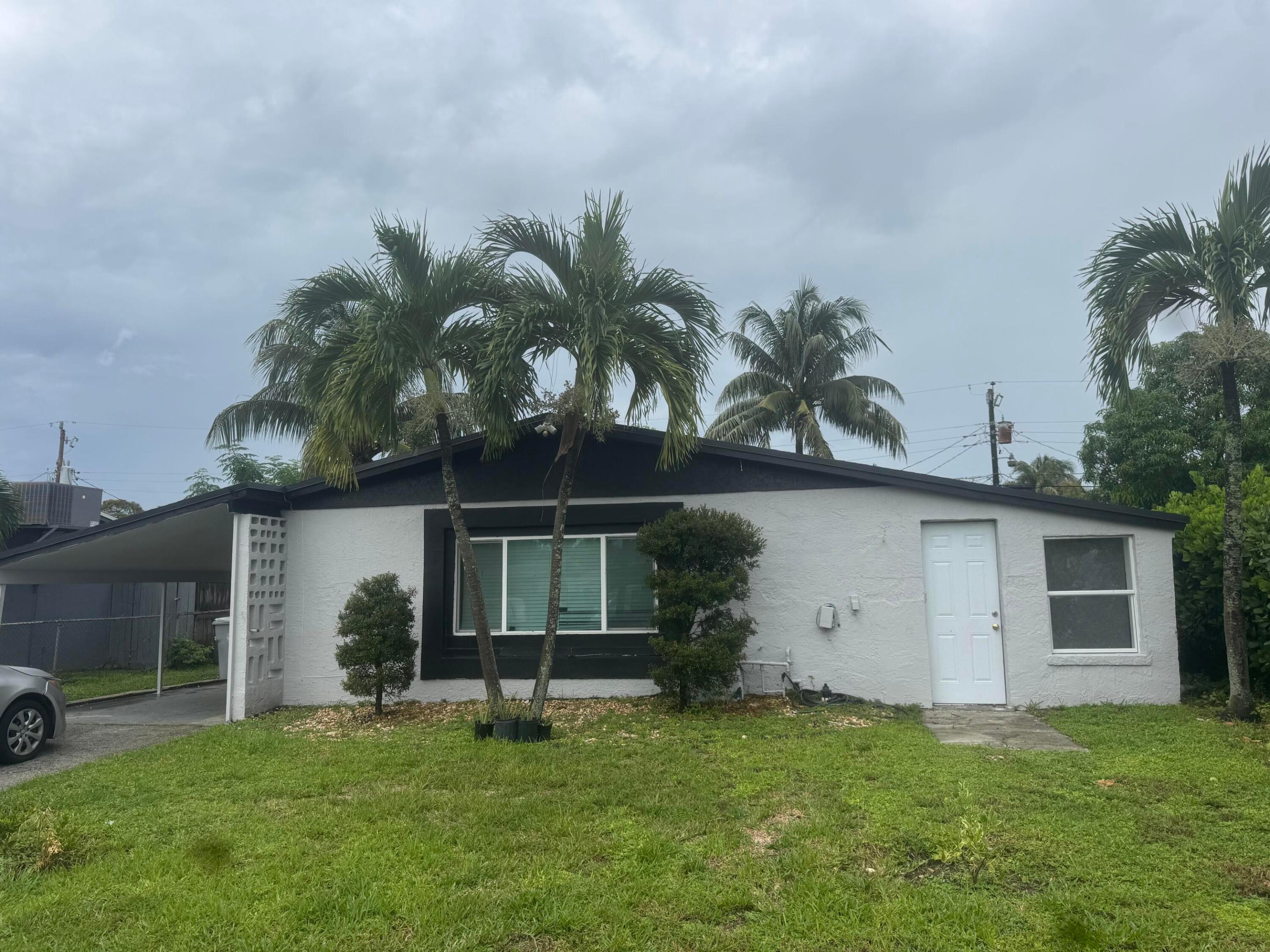657 NW 19TH Street Property Photo 1