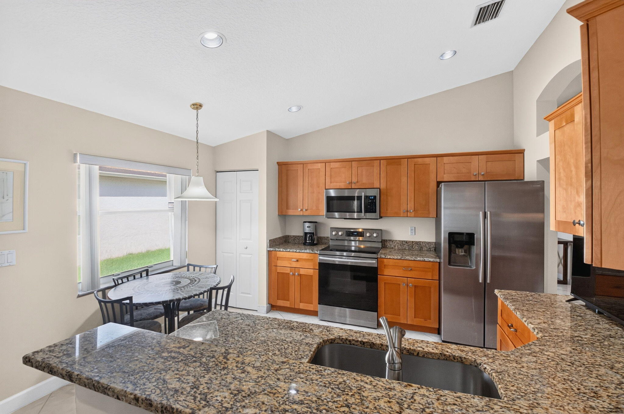 9864 Arbor View Drive S Property Photo 3