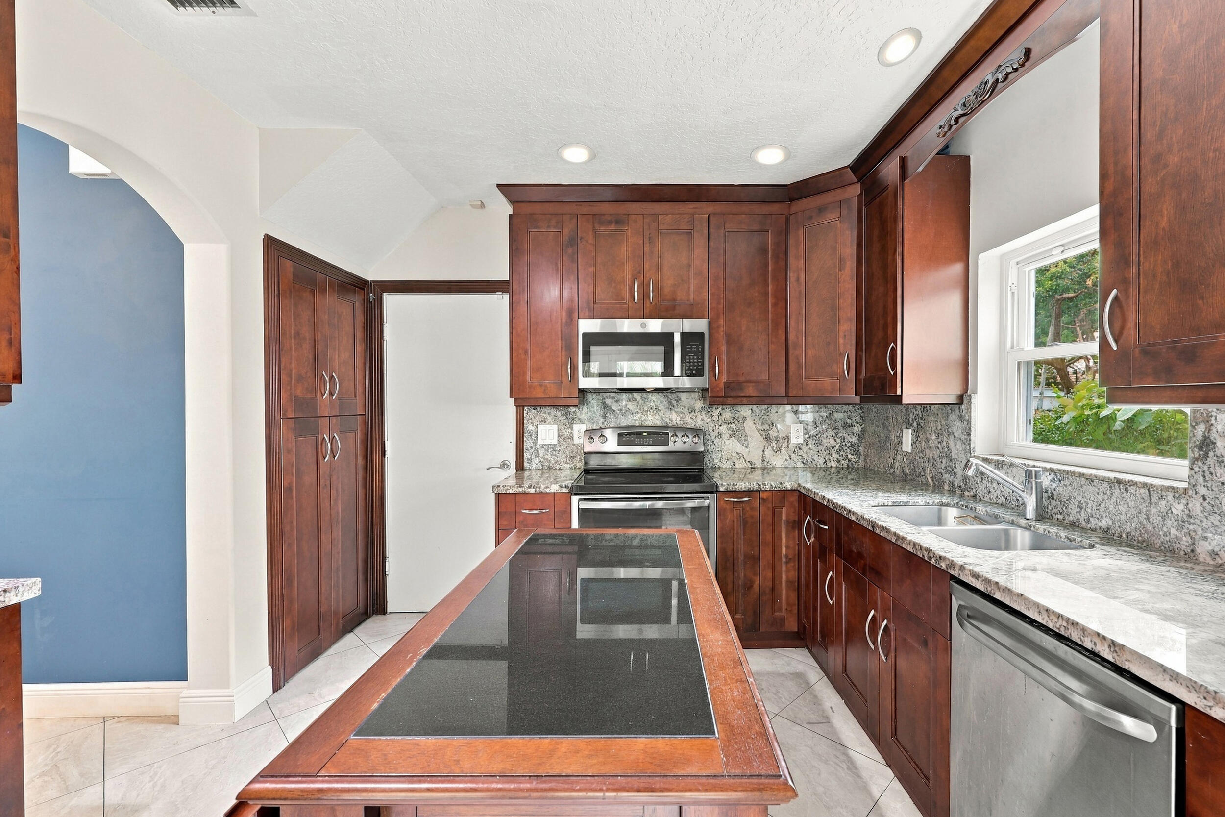 3601 Wilderness Way Property Photo 5