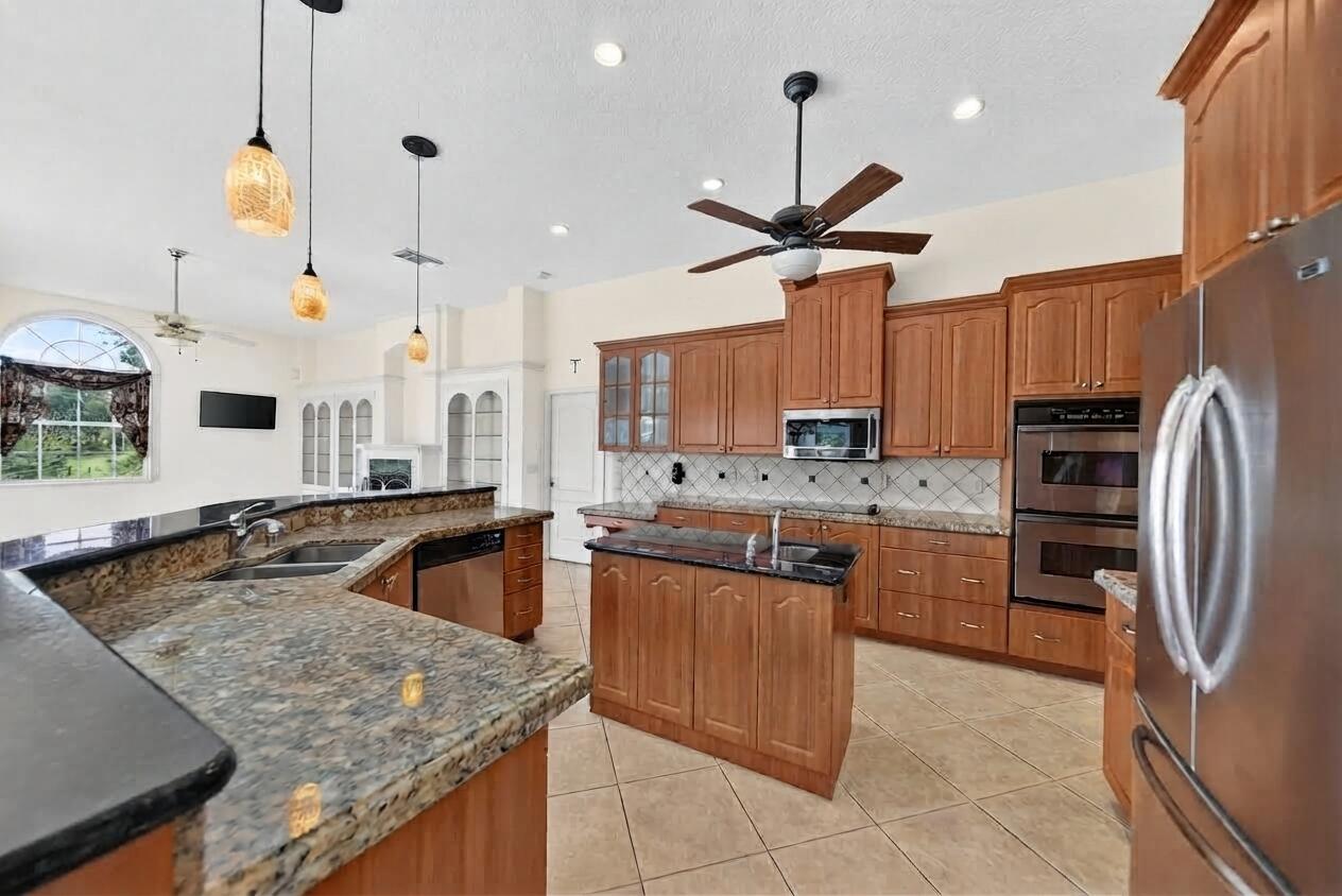 4752 Sw Bimini Circle N Property Photo 8