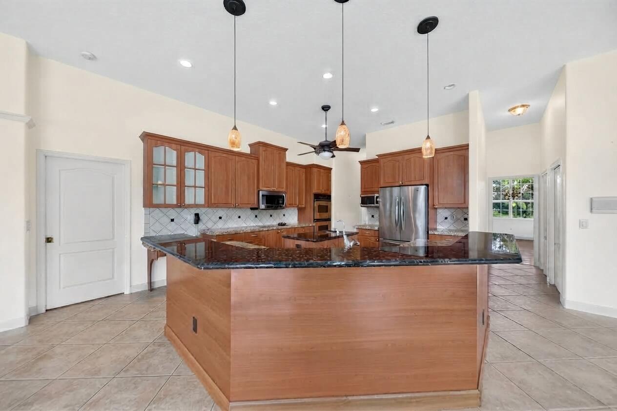 4752 Sw Bimini Circle N Property Photo 9