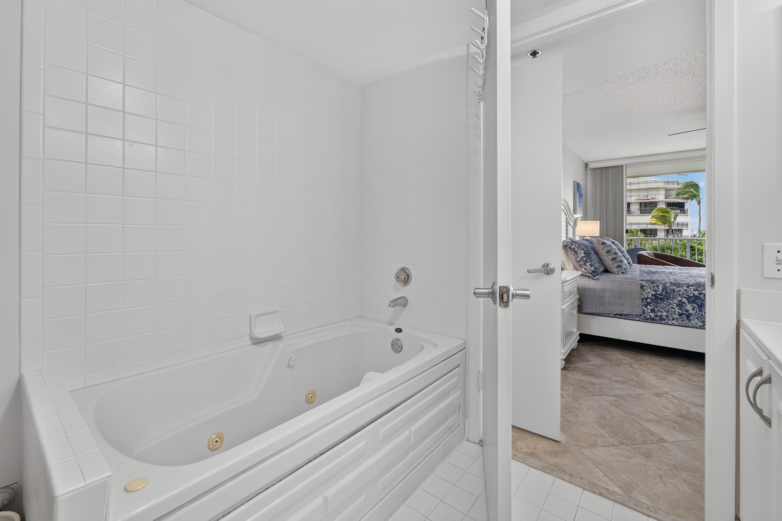 2700 N Highway A1a 302 Property Photo 18