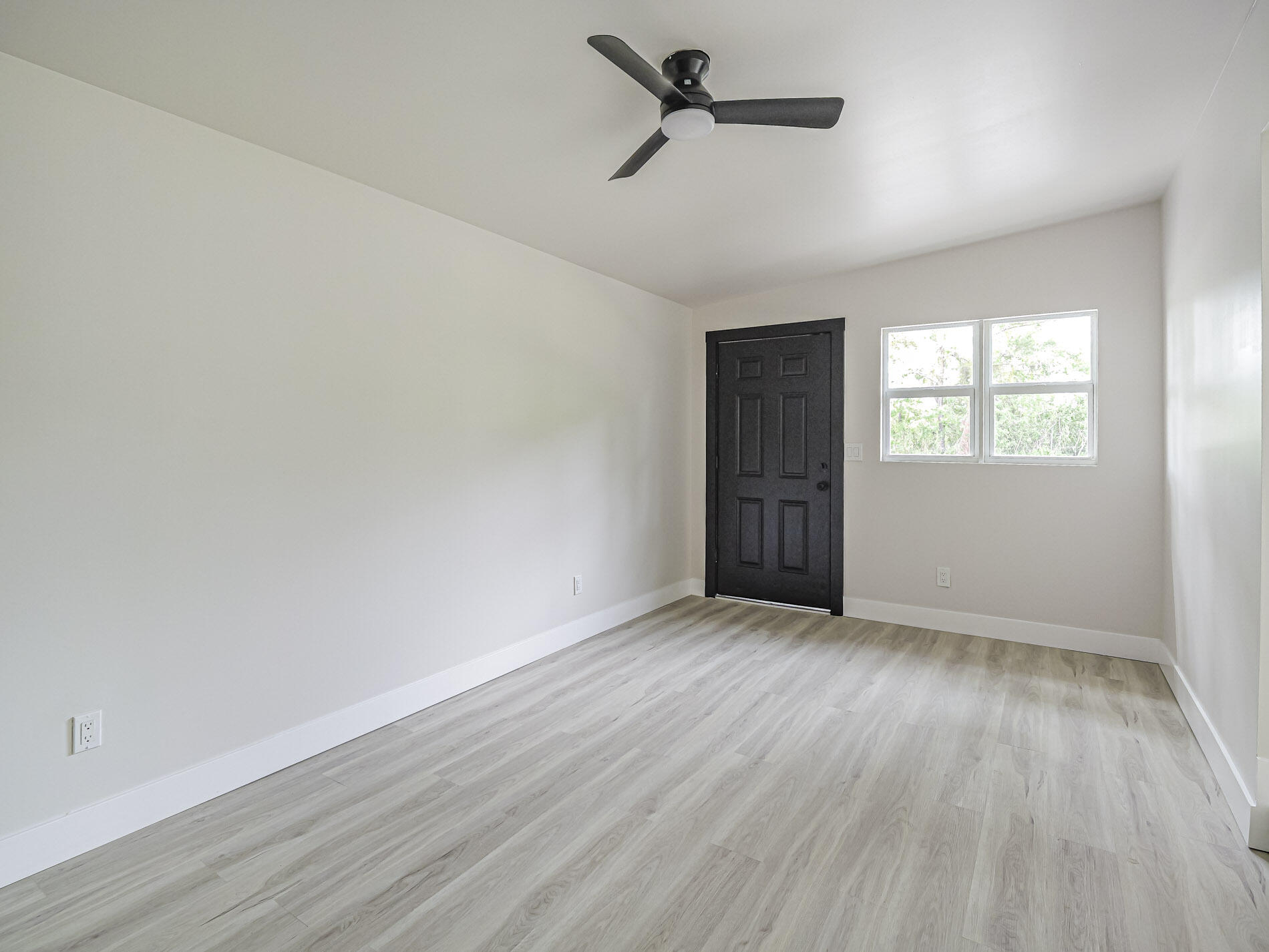 114 21st Street Sw Property Photo 5