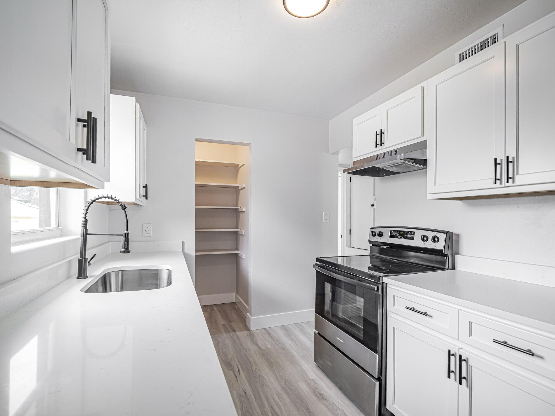 114 21st Street Sw Property Photo 16