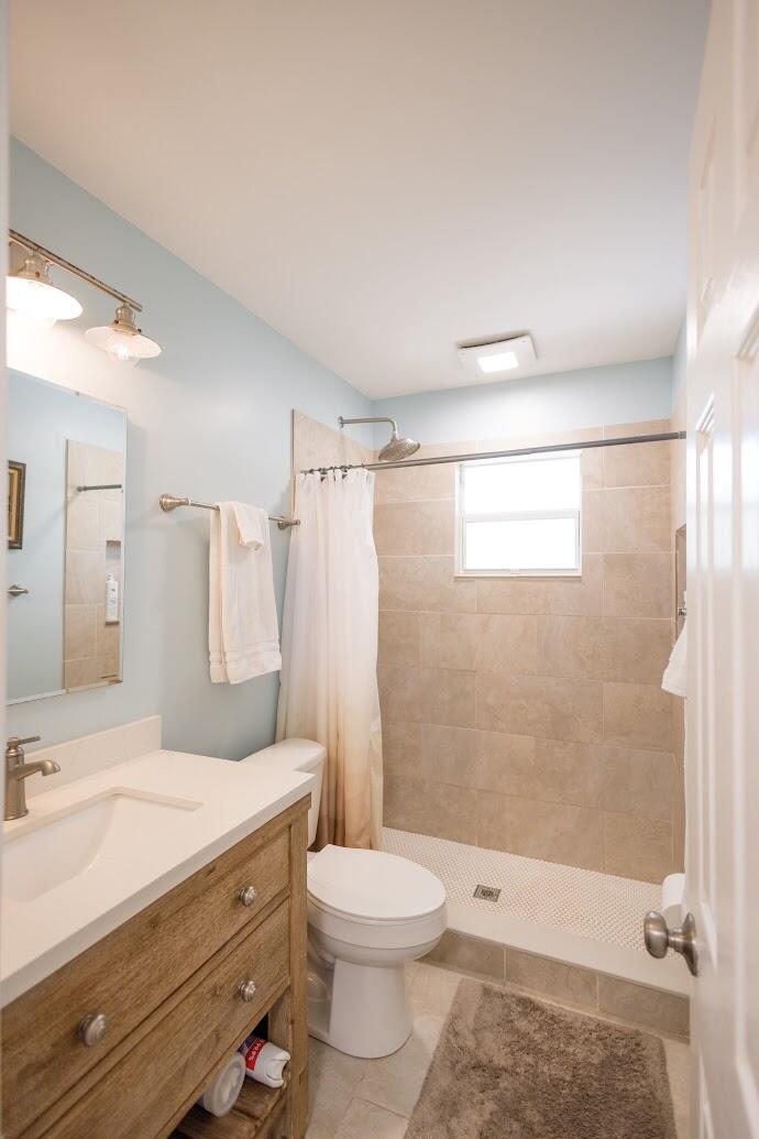 2120-2130 Ne Flamingo Terrace Property Photo 9