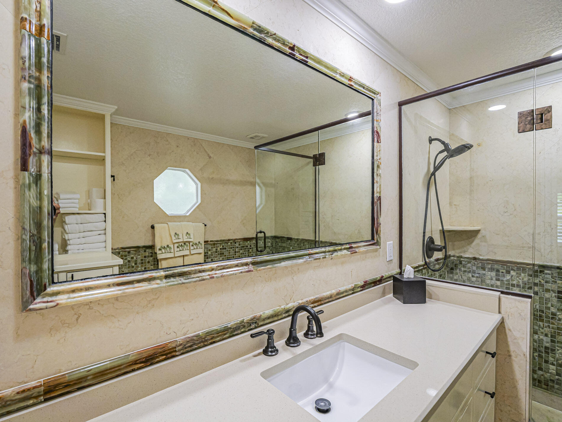 215 8th Terrace Property Photo 21