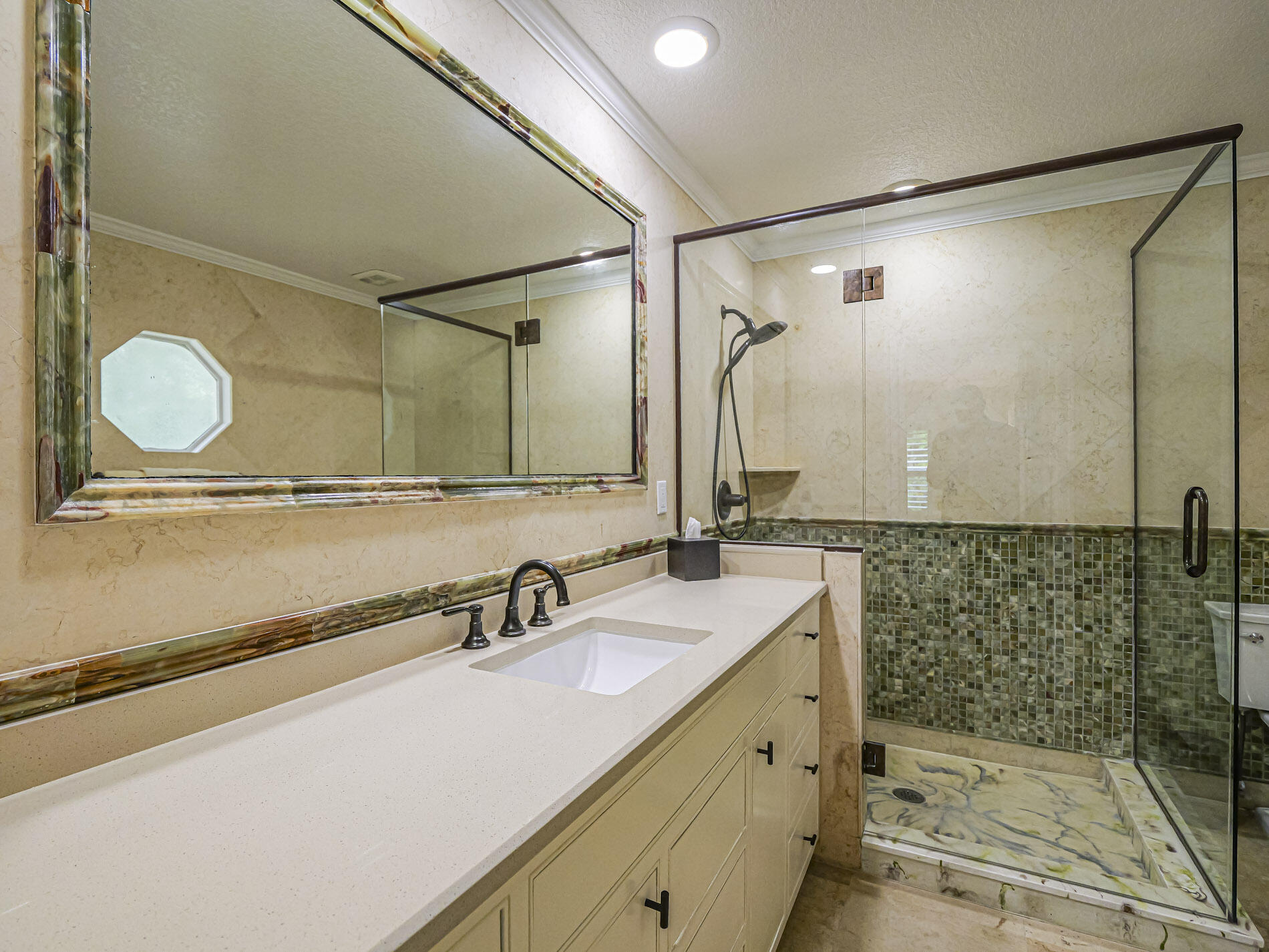 215 8th Terrace Property Photo 22