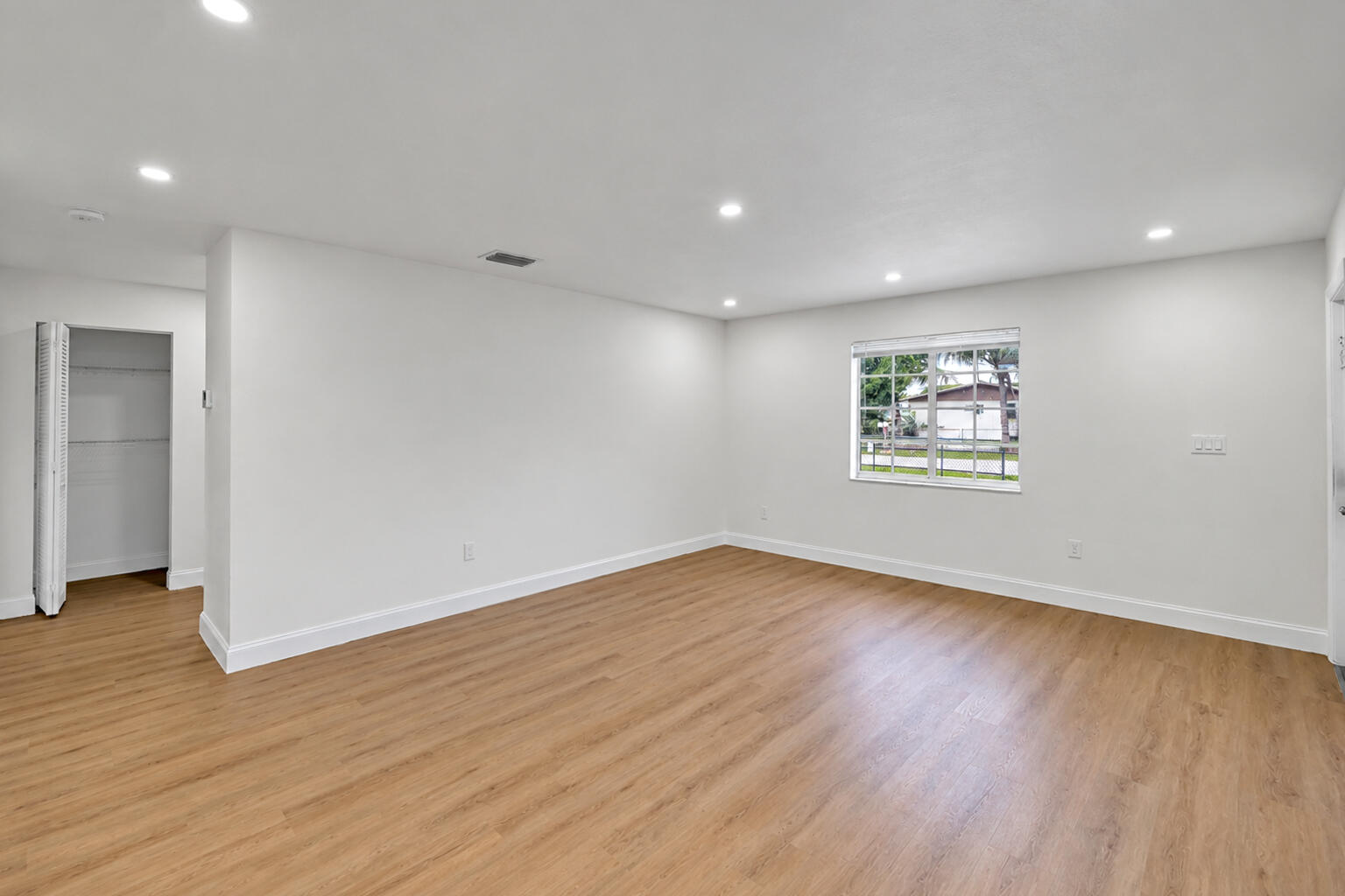 105 Nw 5th Avenue Property Photo 8