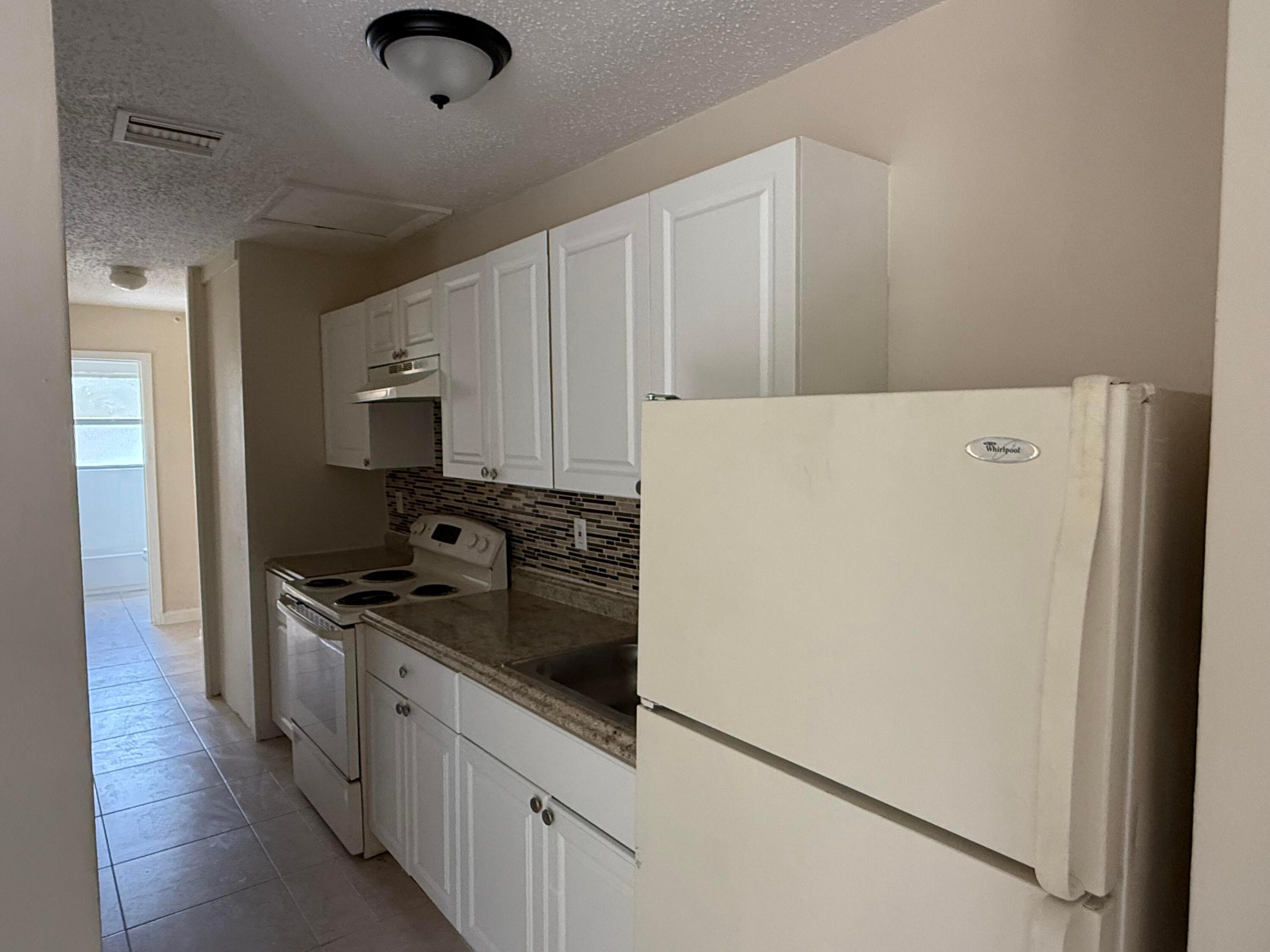 633 10th Street 1-5 Property Photo 6
