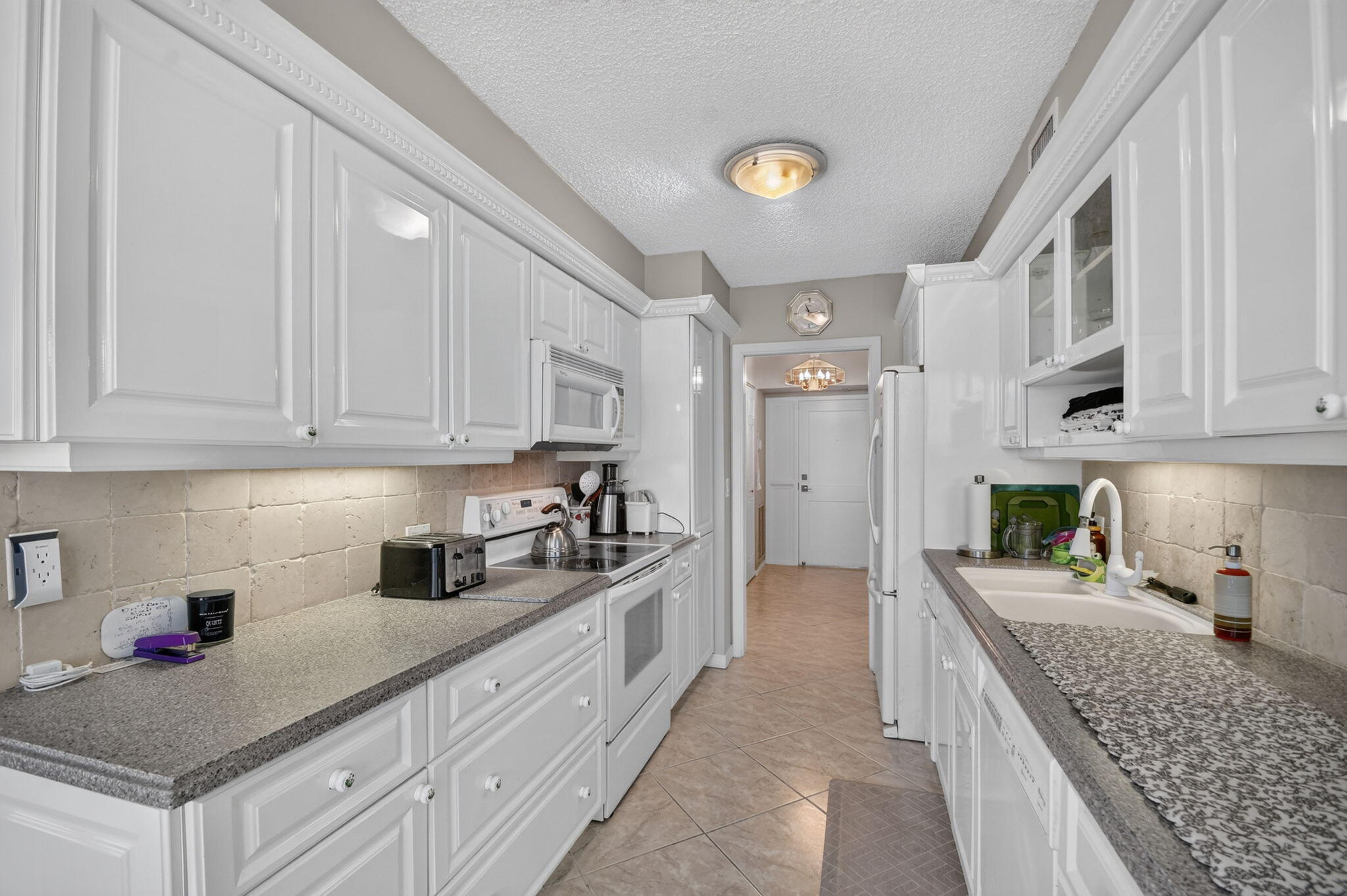 3400 N Ocean Drive 1808 Property Photo 10