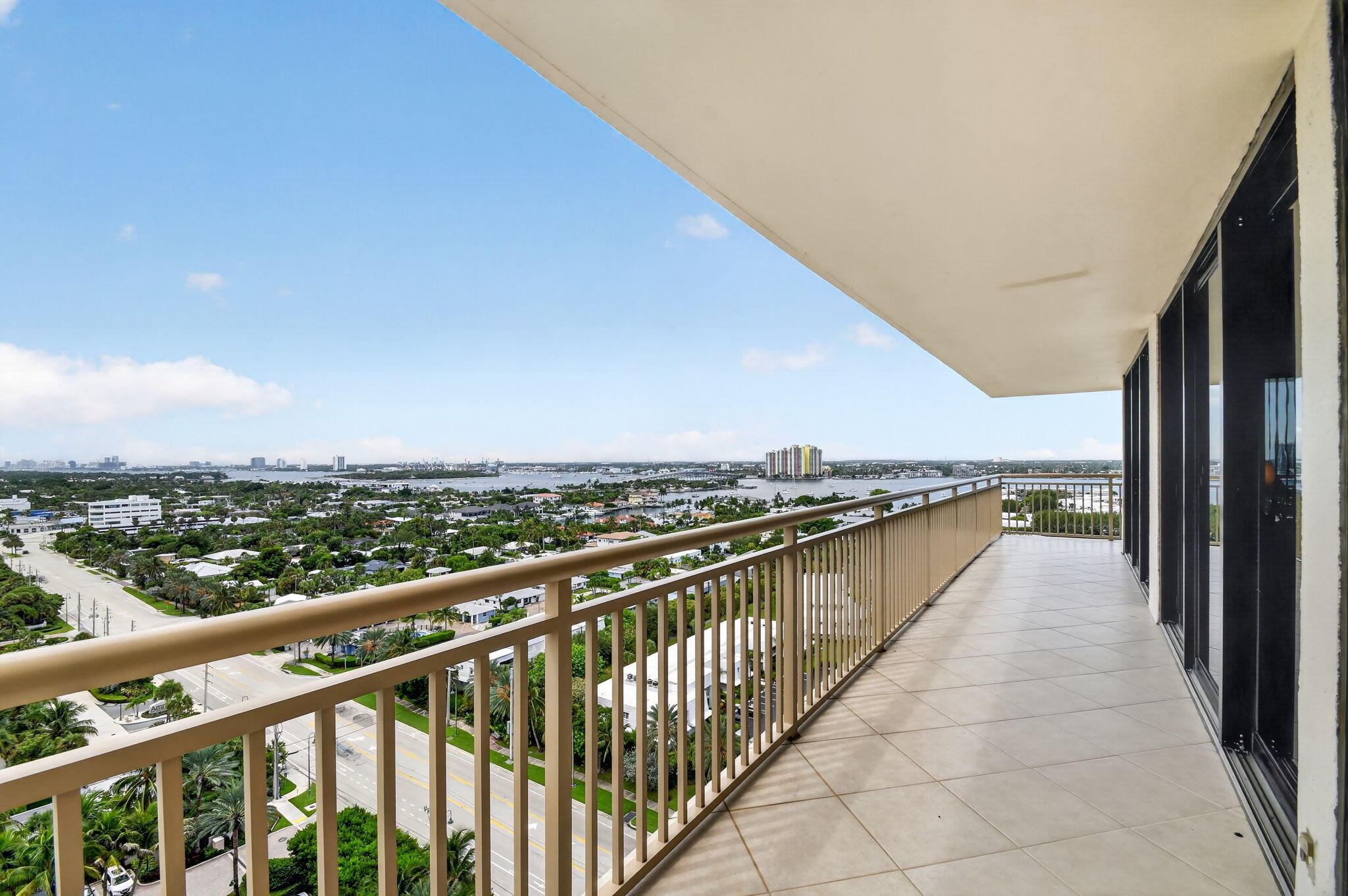 3400 N Ocean Drive 1808 Property Photo 20