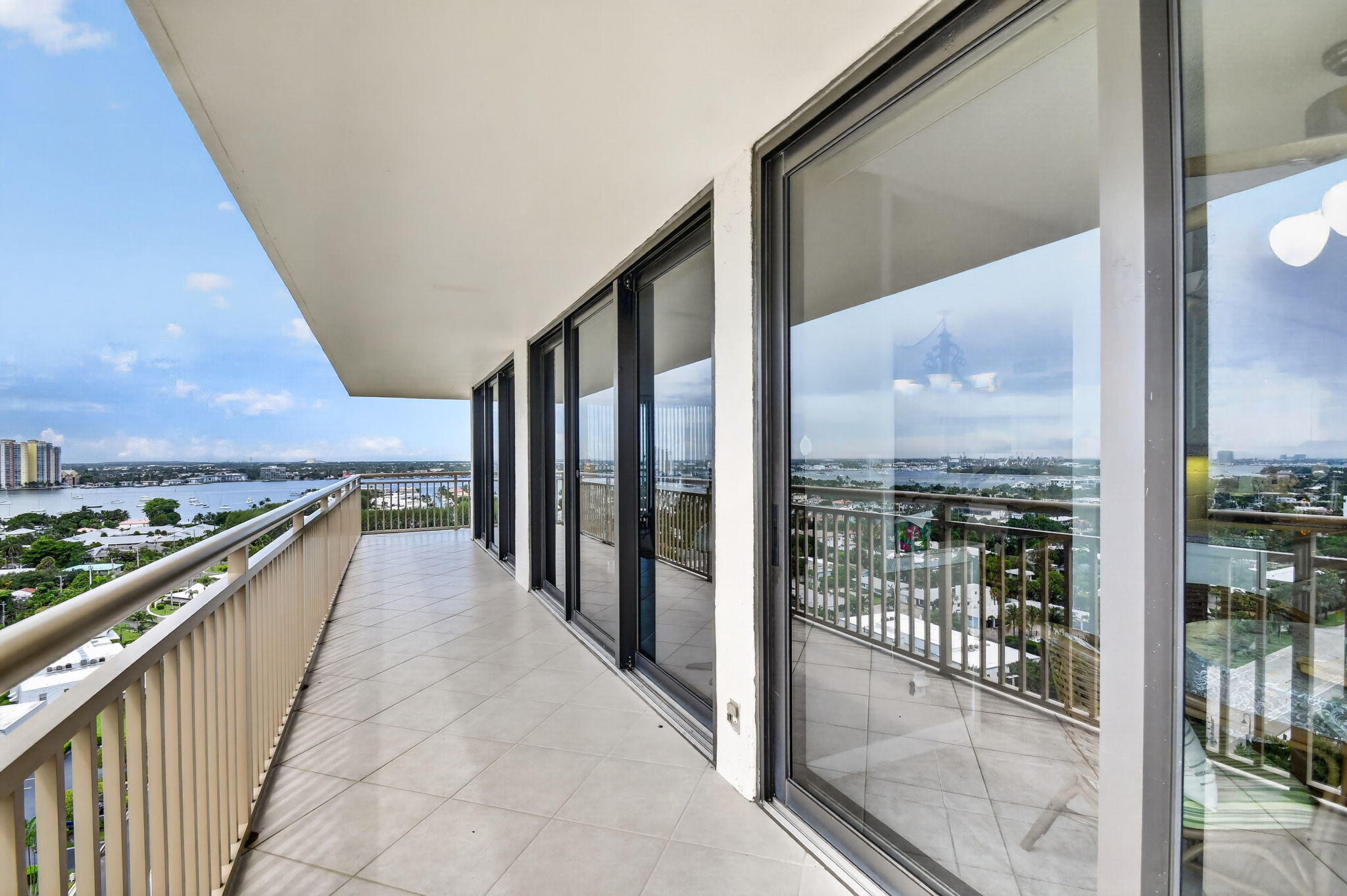3400 N Ocean Drive 1808 Property Photo 21