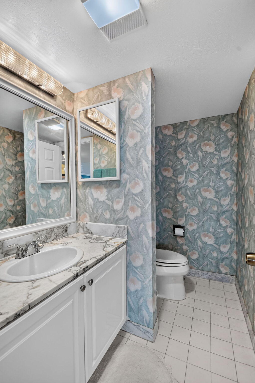 3400 N Ocean Drive 1808 Property Photo 32