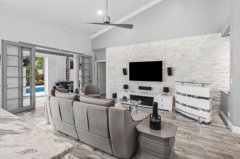 8367 Horseshoe Bay Road Property Photo 14