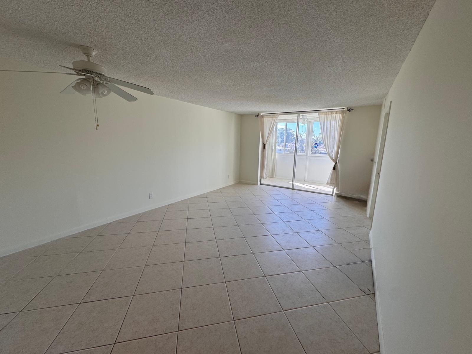 9660 Sunrise Lakes Boulevard 202 Property Photo 7