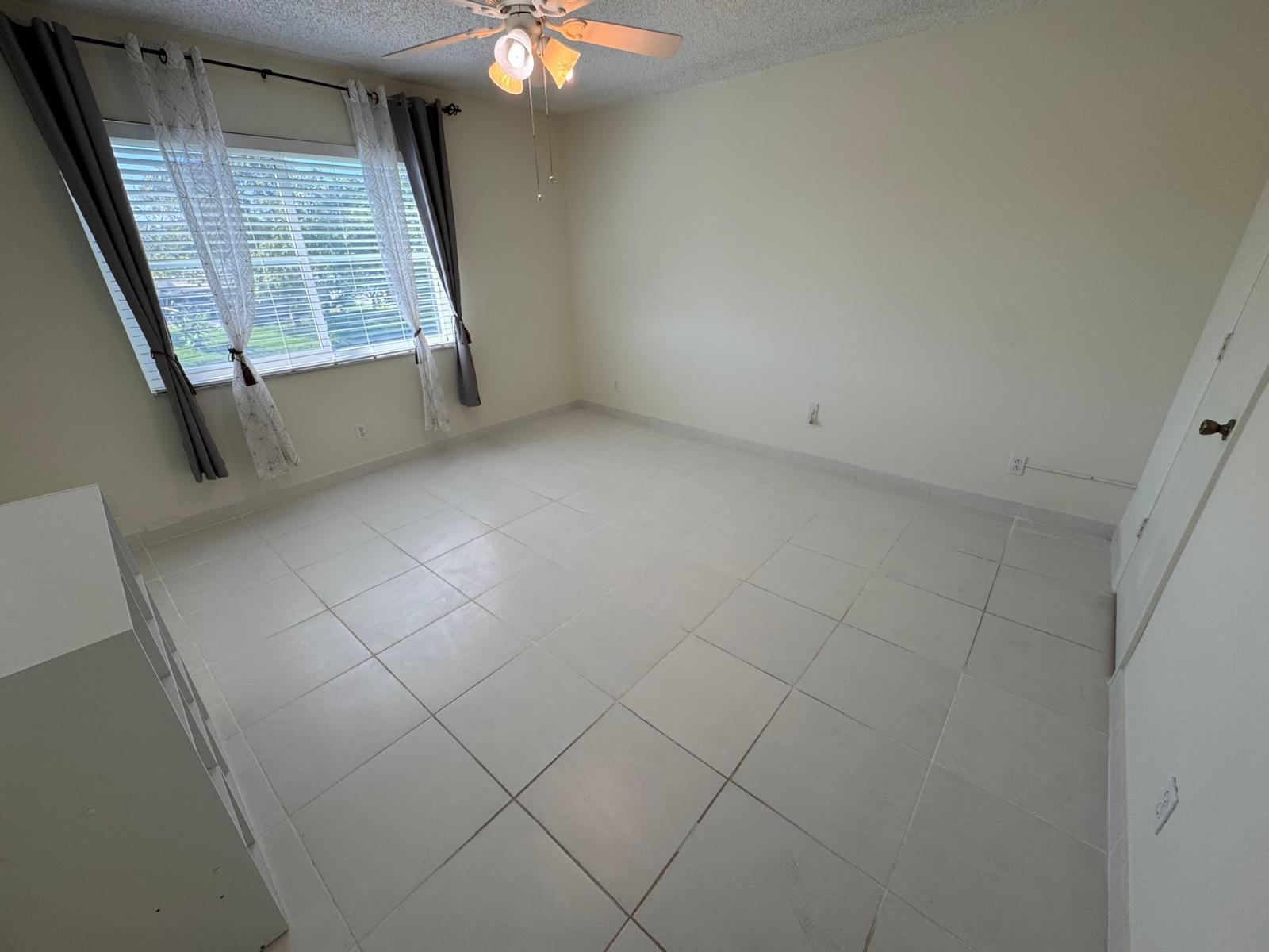 9660 Sunrise Lakes Boulevard 202 Property Photo 12