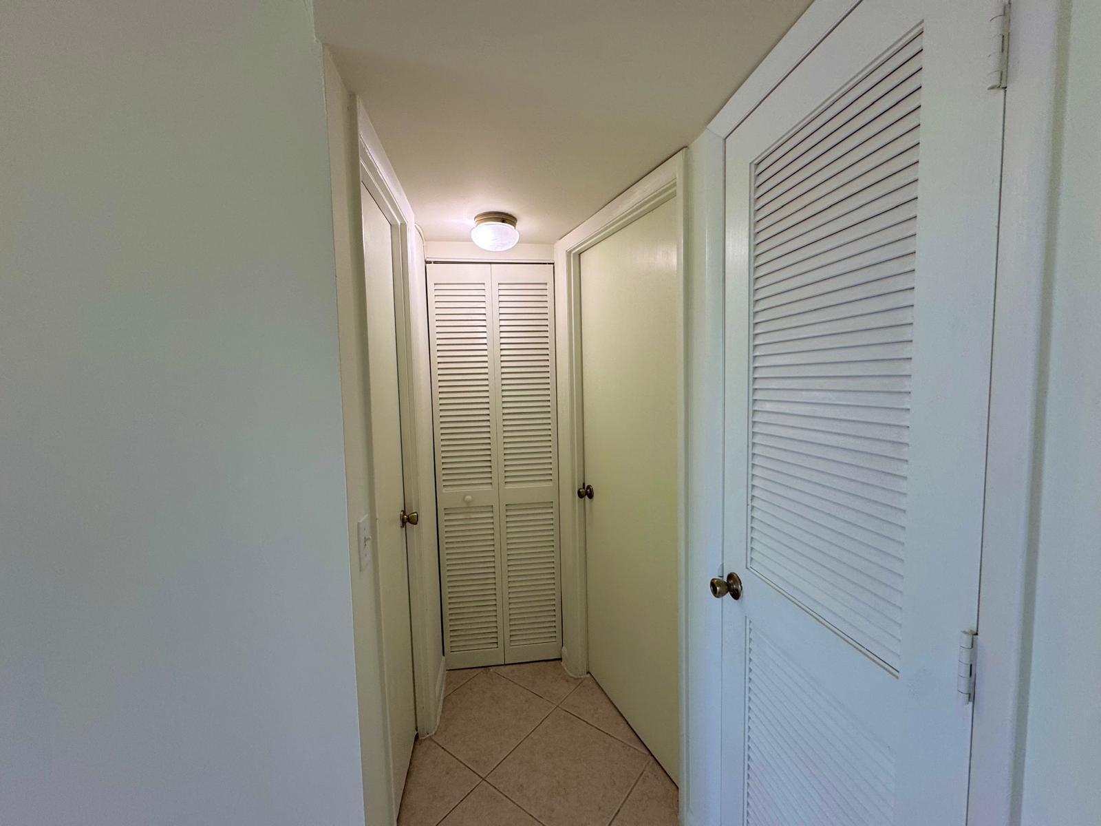 9660 Sunrise Lakes Boulevard 202 Property Photo 19