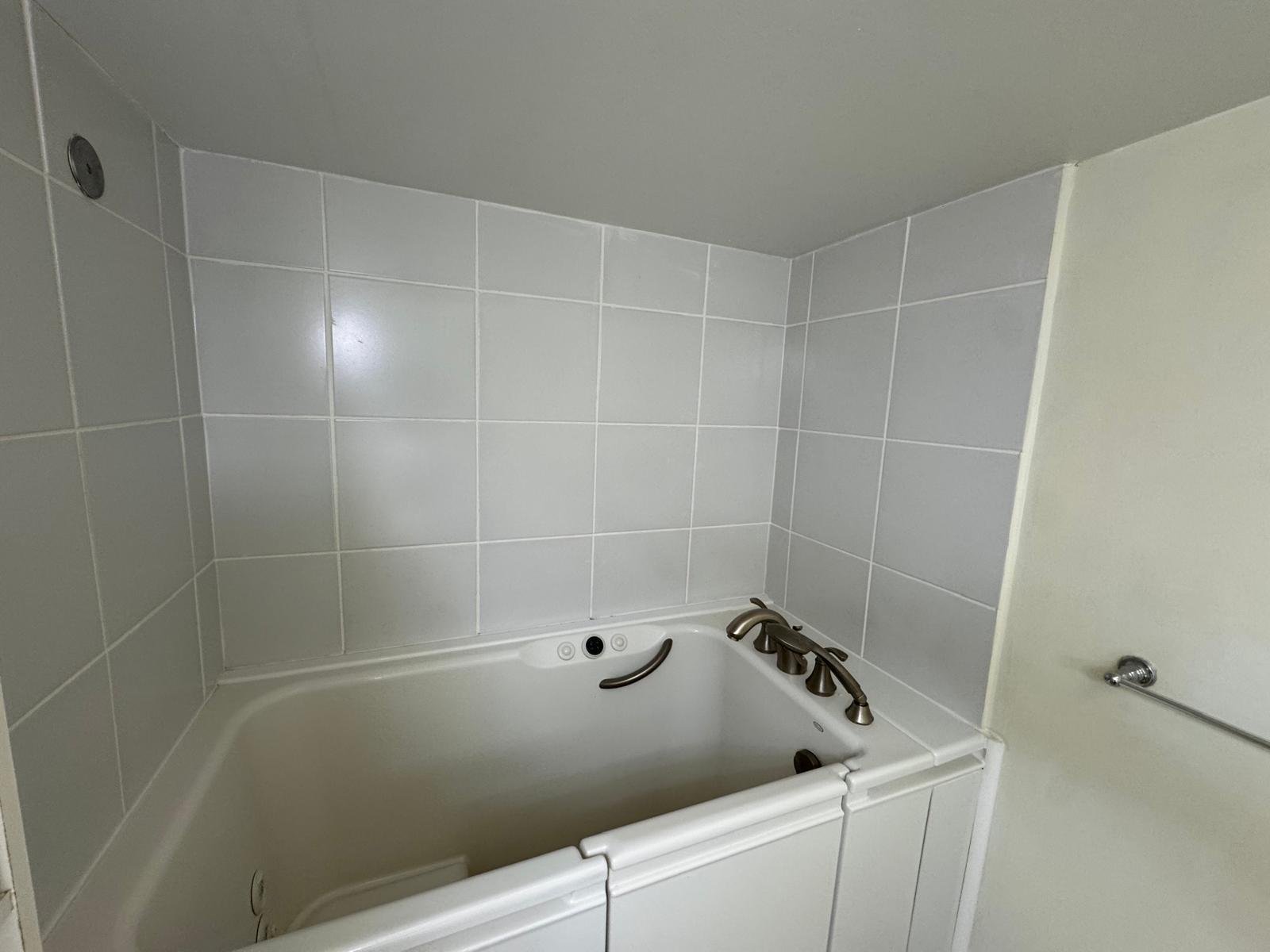 9660 Sunrise Lakes Boulevard 202 Property Photo 23