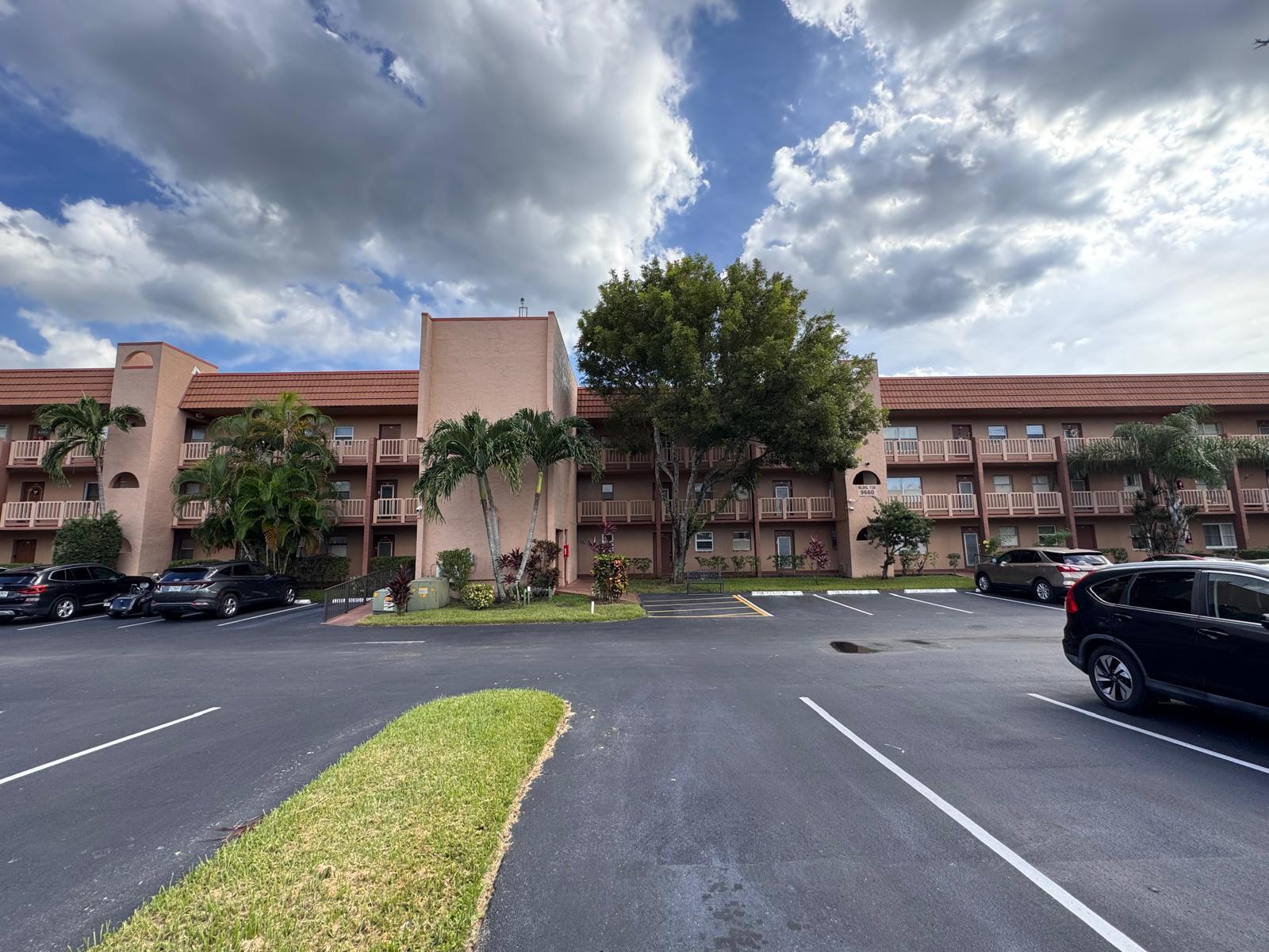 9660 Sunrise Lakes Boulevard 202 Property Photo 27