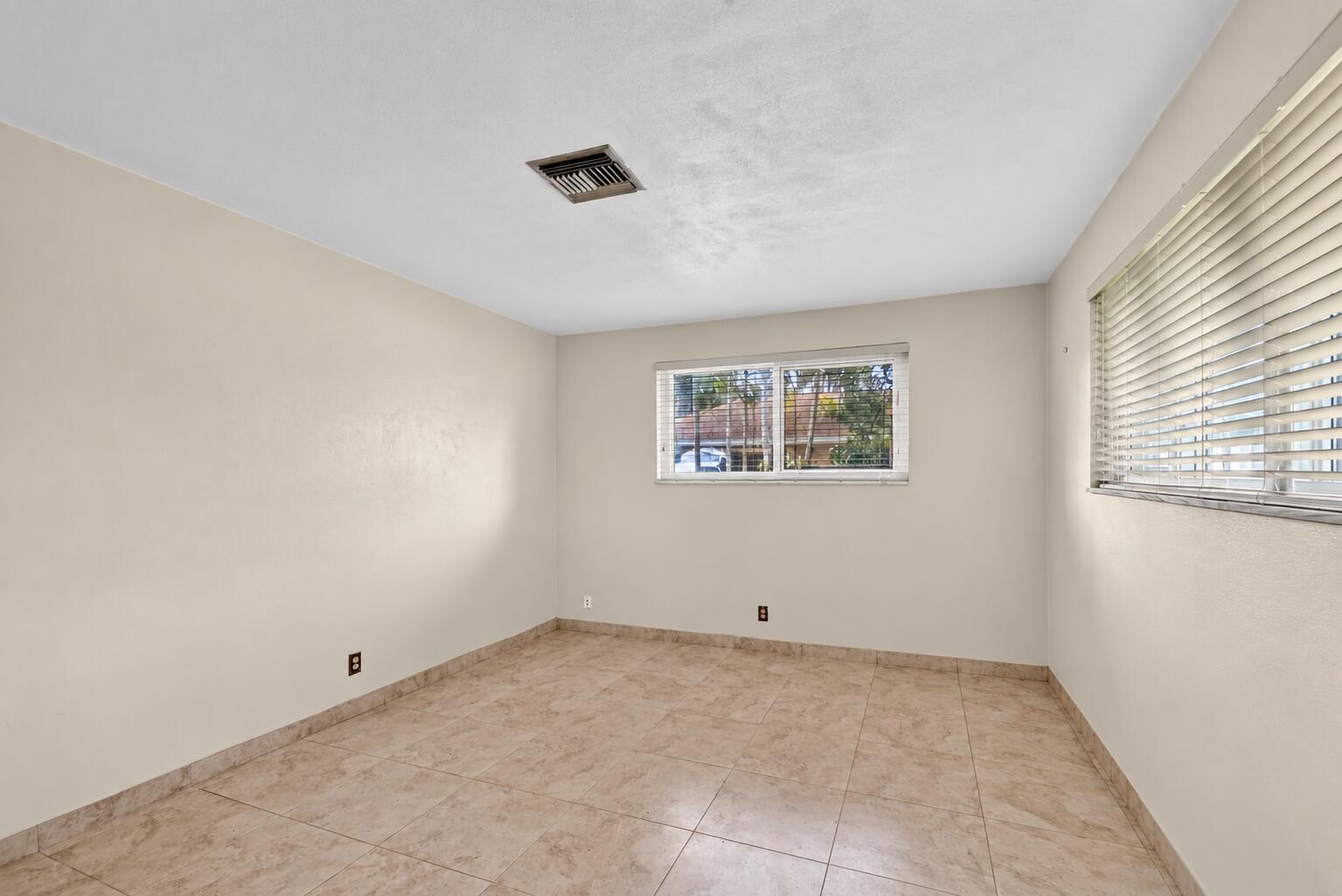 8 Bell Lane Property Photo 32