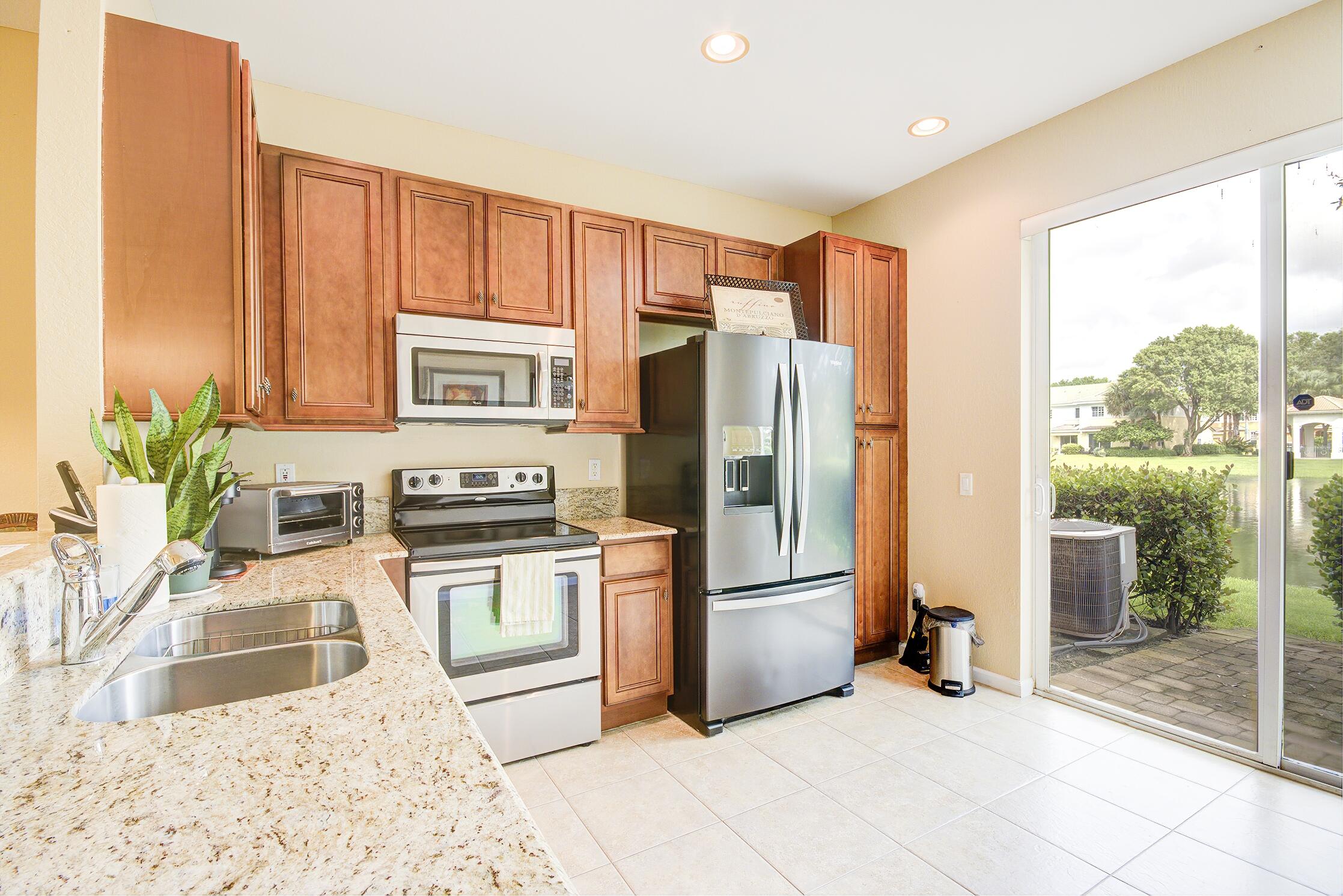 7401 Sarentino Lane 211 Property Photo 6