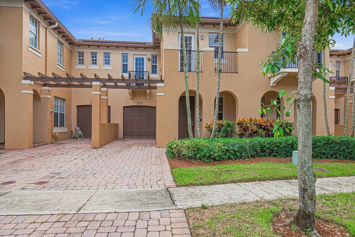 8706 Blaze Court Property Photo 3