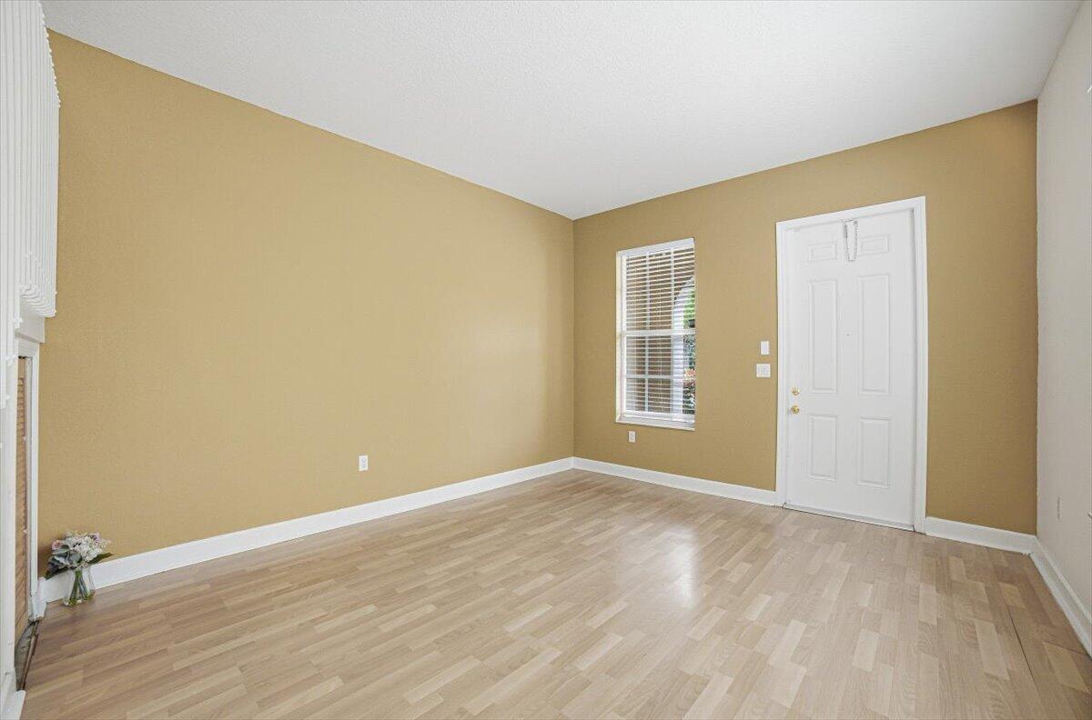 8706 Blaze Court Property Photo 7
