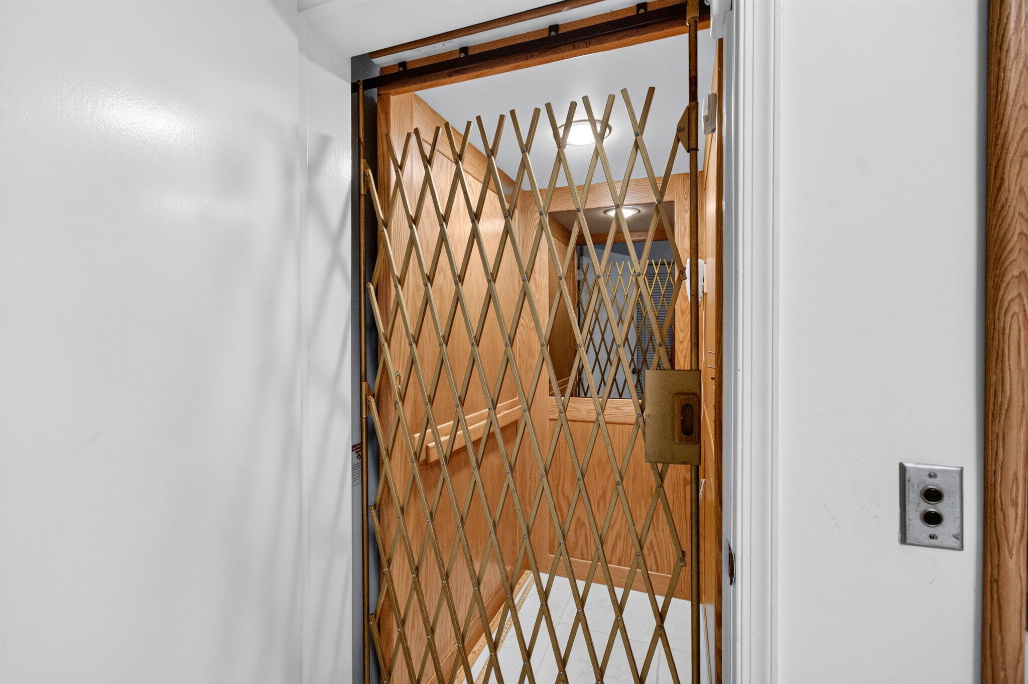 9865 Seacrest Circle 202 Property Photo 5