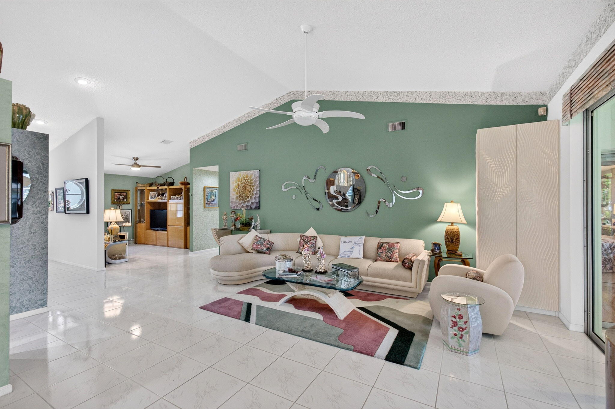 9865 Seacrest Circle 202 Property Photo 12