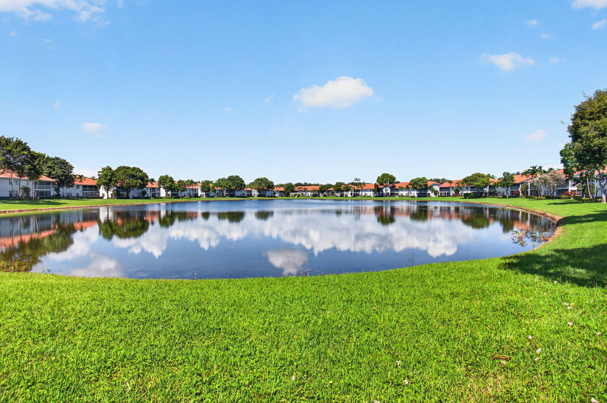 9865 Seacrest Circle 202 Property Photo 48