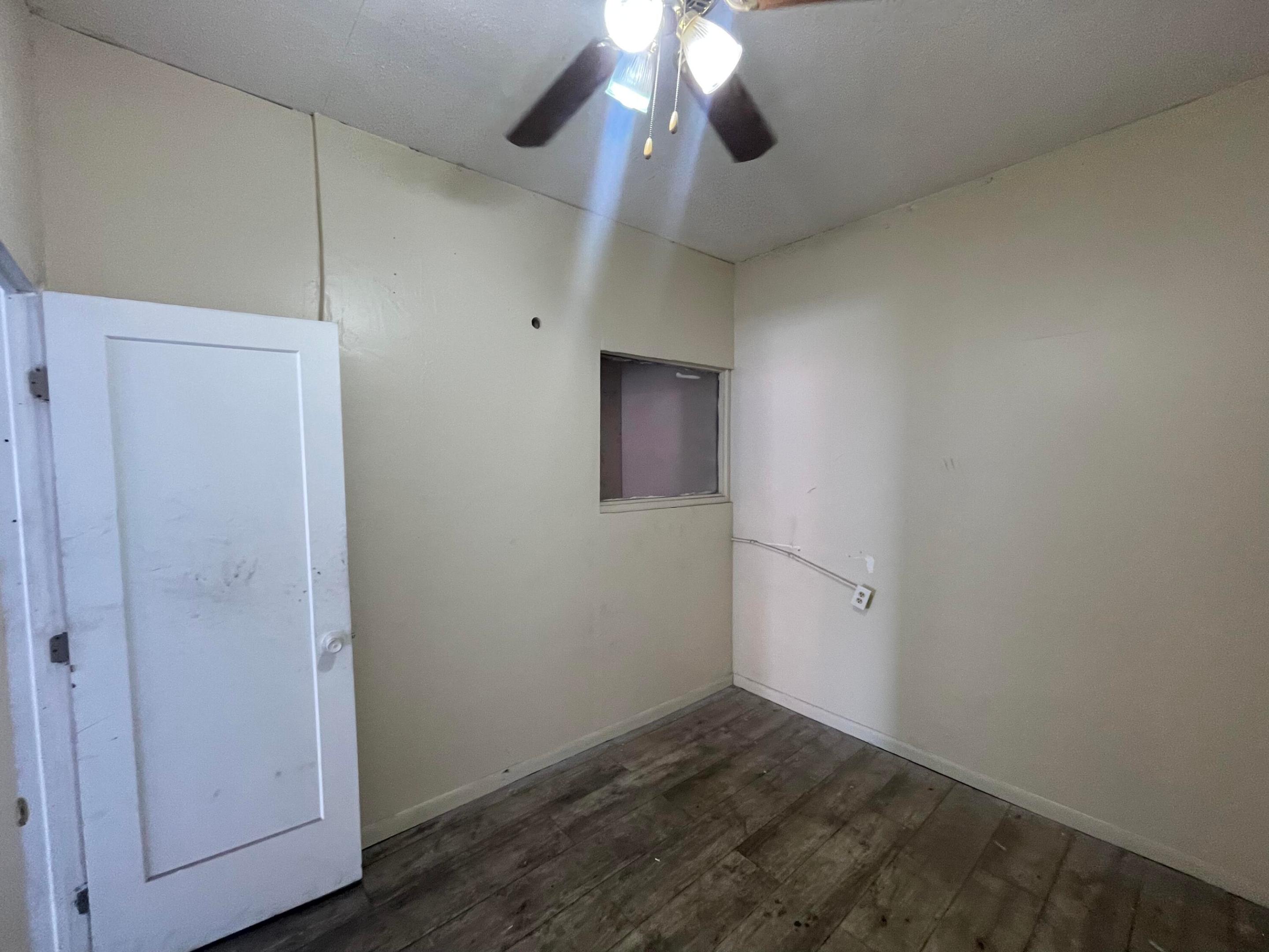 1614 S Dixie Highway 8 Property Photo 5