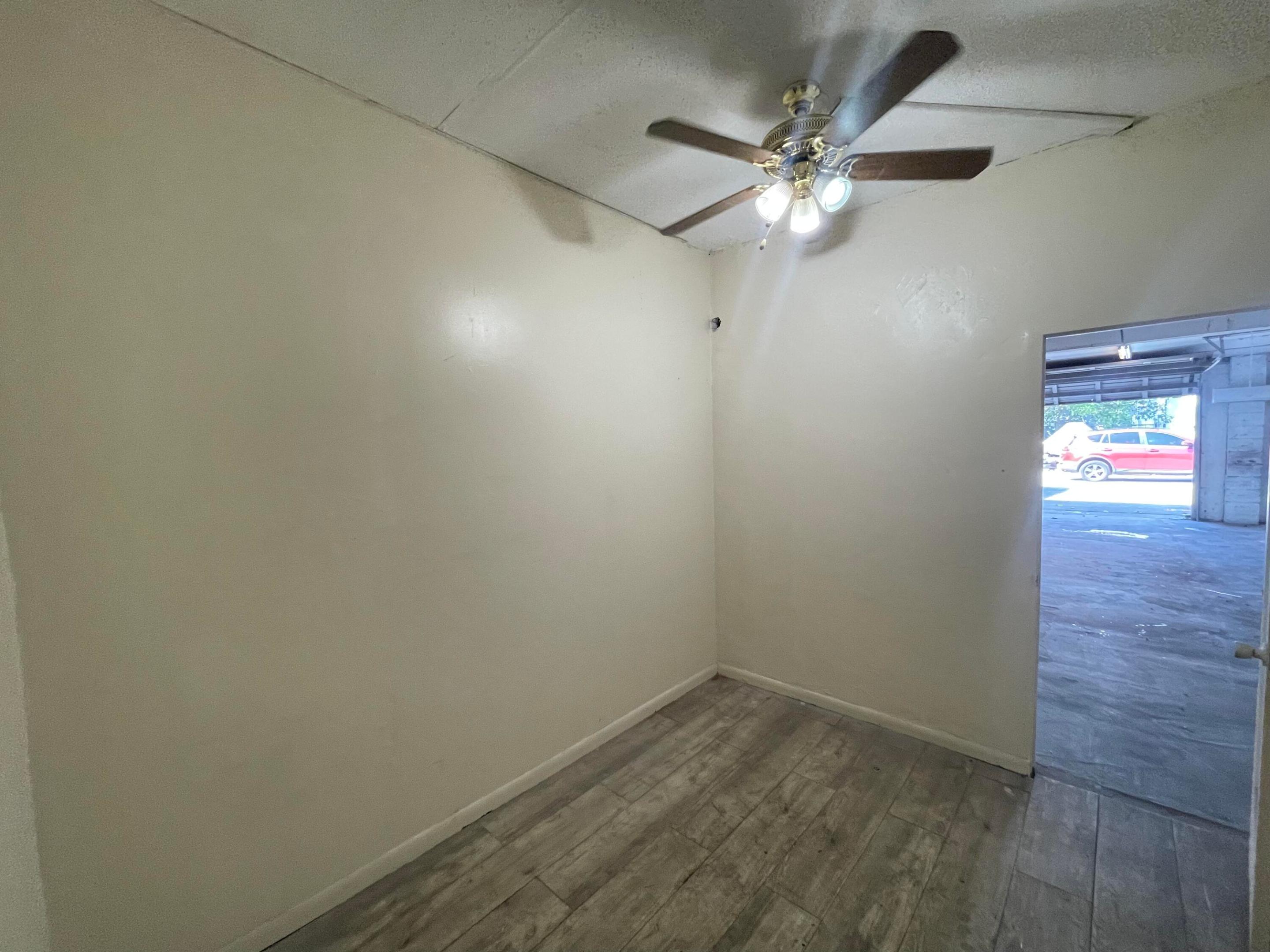 1614 S Dixie Highway 8 Property Photo 8